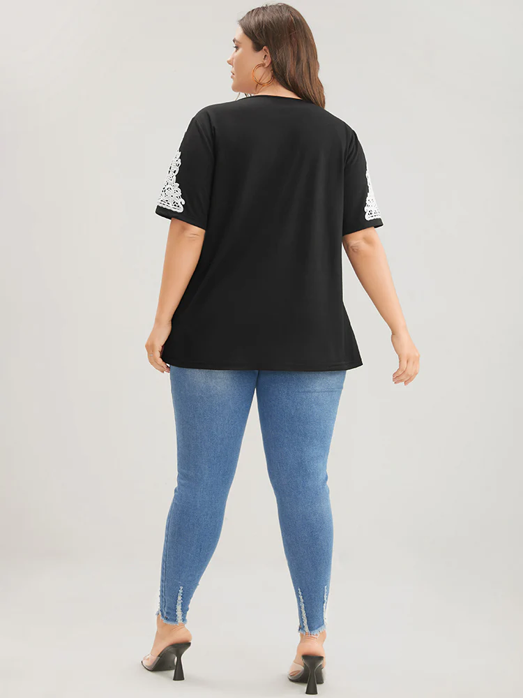 Plain Contrast Lace V Neck T-shirt - Image 6