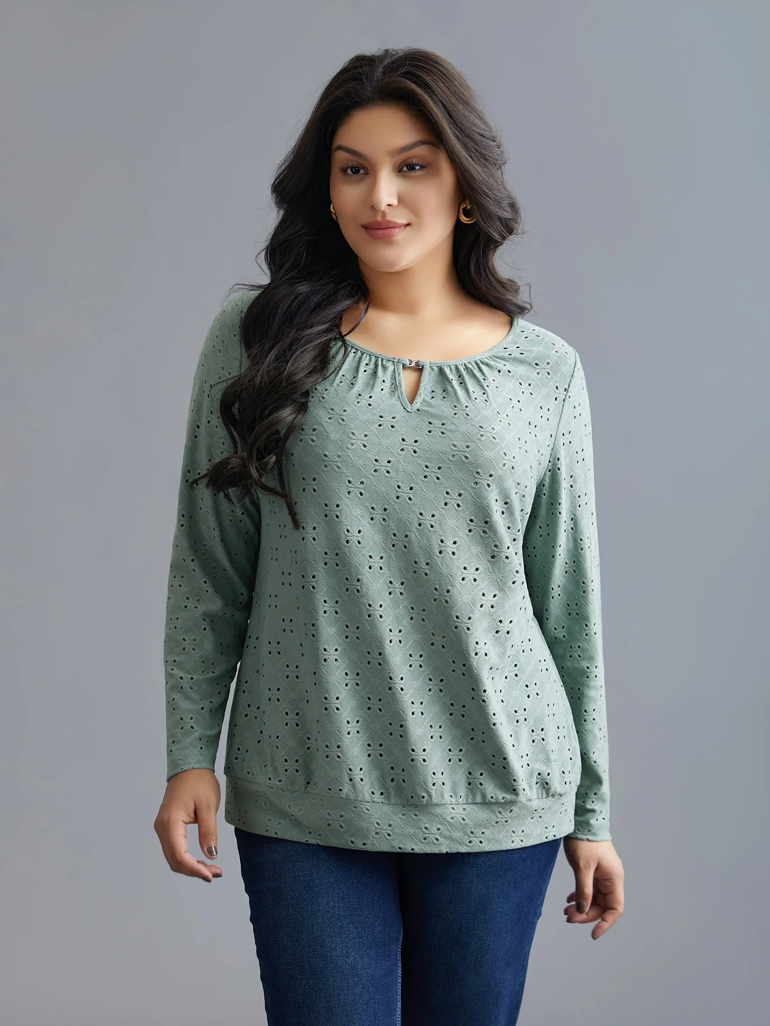 Plain Eyelet Jacquard Plisse T-Shirt - Image 3