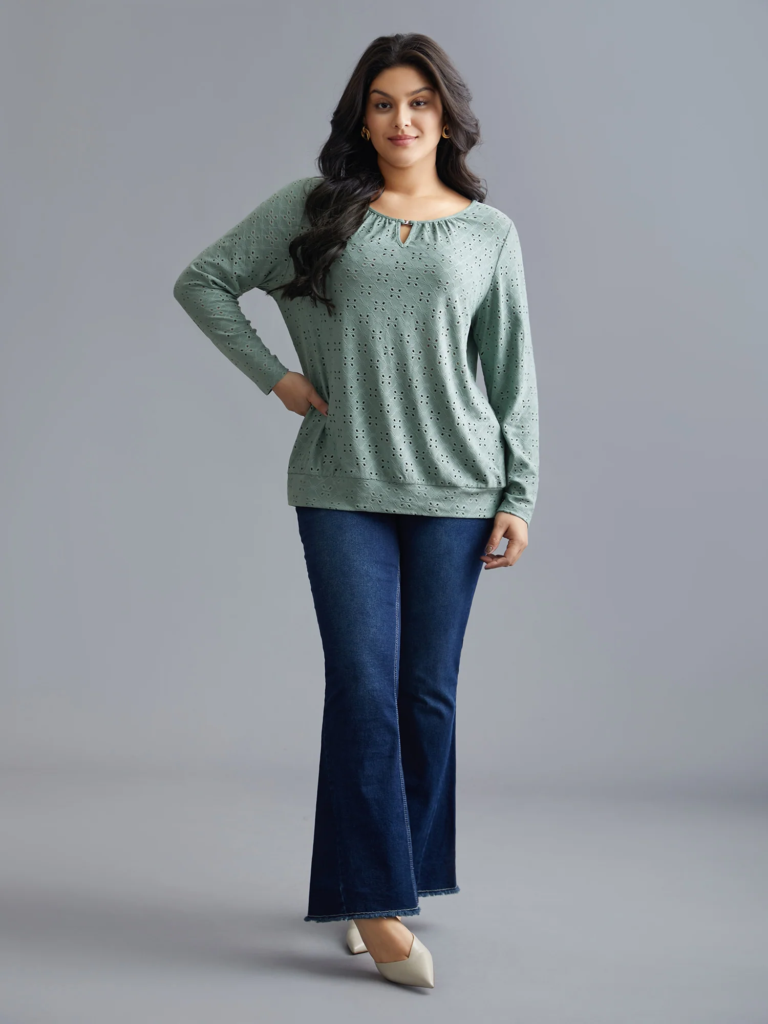 Plain Eyelet Jacquard Plisse T-Shirt - Image 4