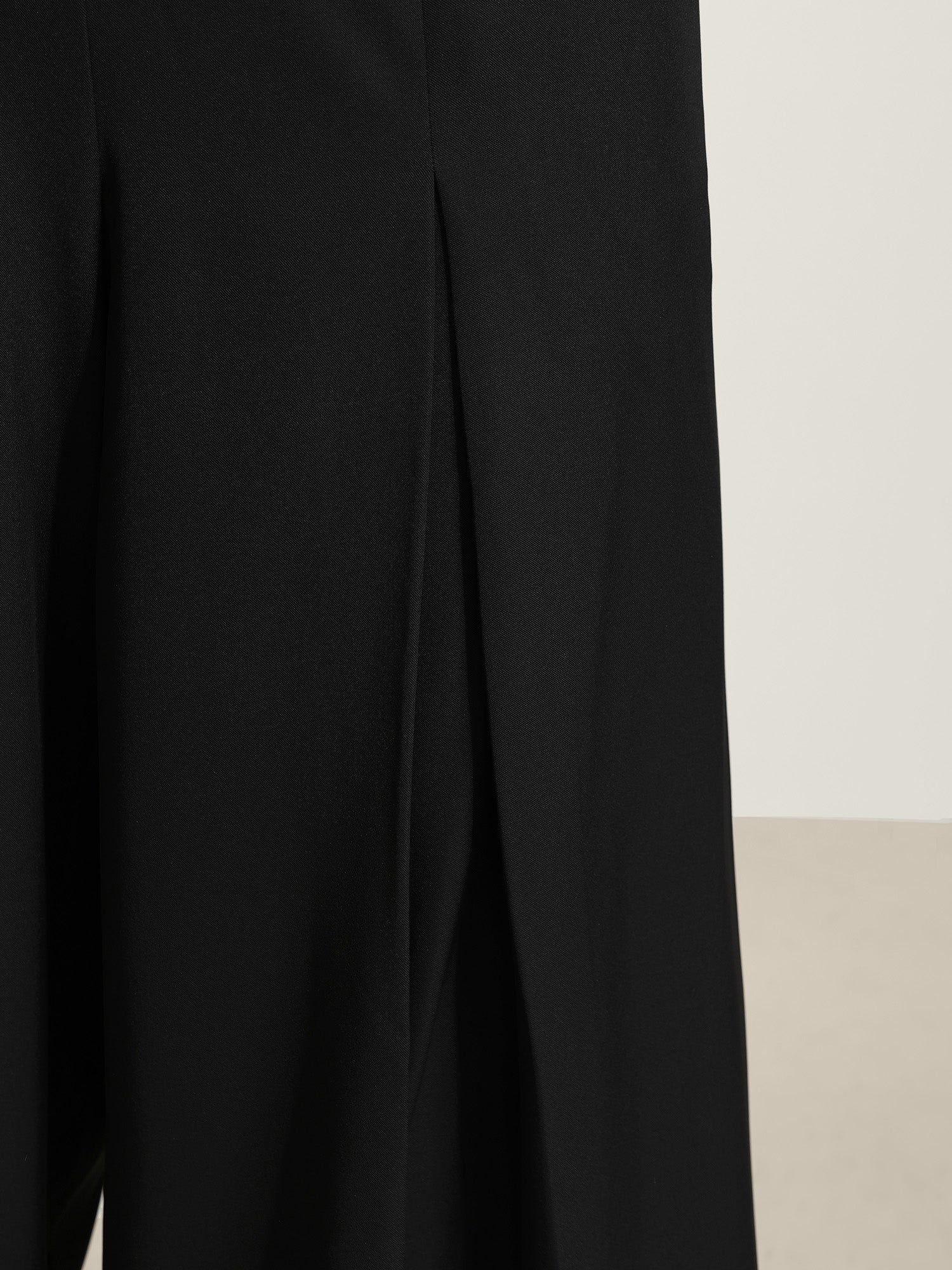 Plain Pleated Details Wide-Leg Pants - Image 5