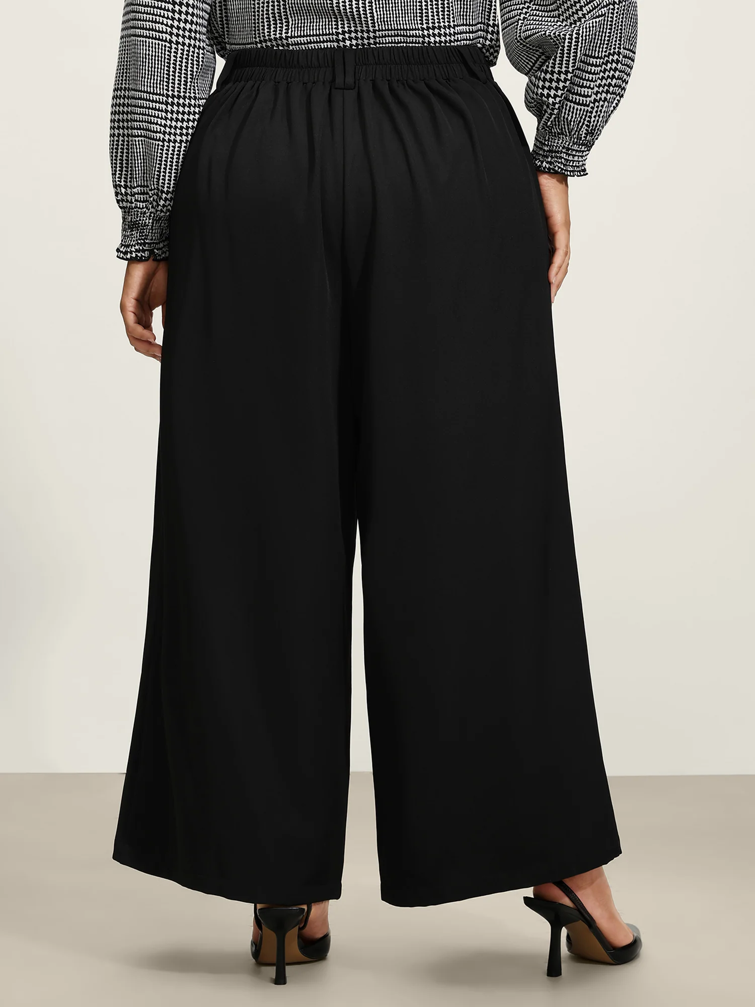 Plain Pleated Details Wide-Leg Pants - Image 6