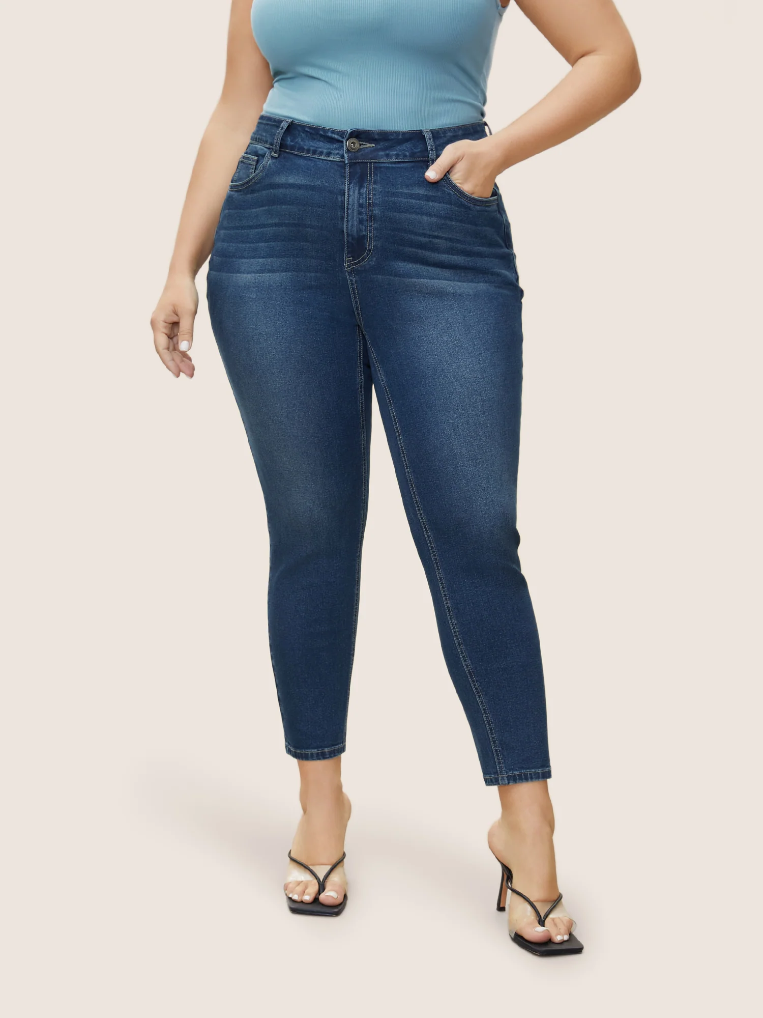 Plain Pocket Embroidered Skinny Jeans - Image 2