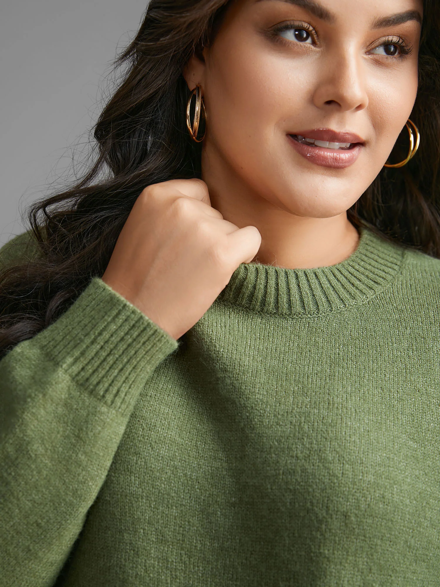 Plain Round Neck Patched Pocket Pullover - Image 6