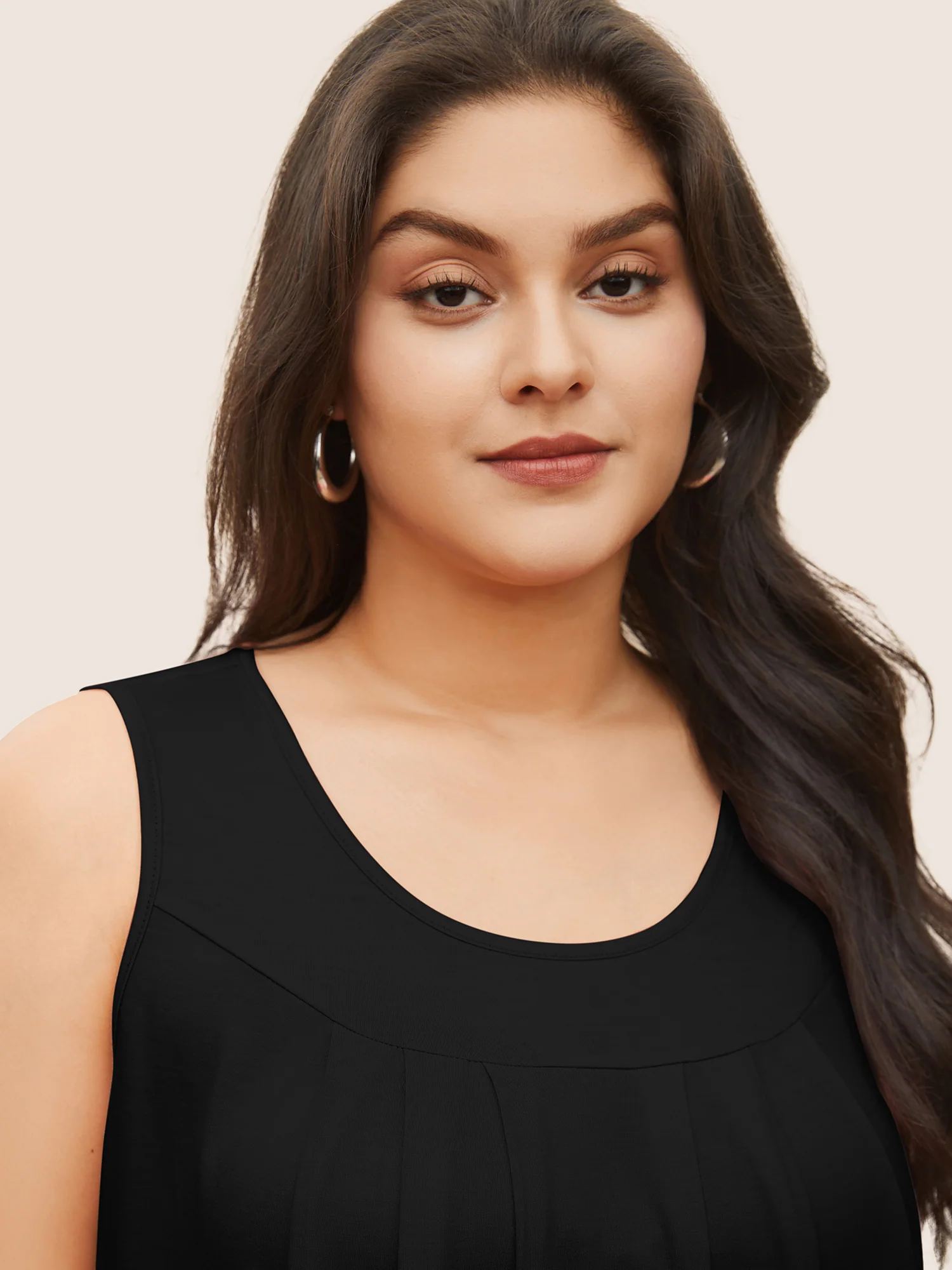 Plain Round Neck Plicated Detail Tank Top - Image 4