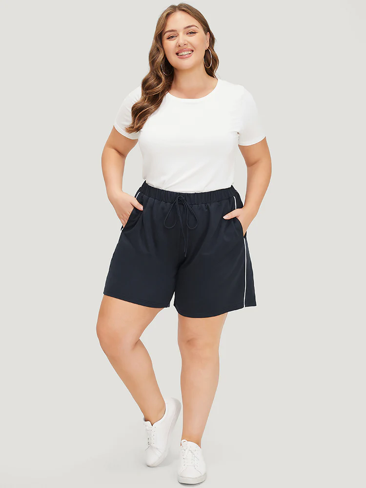 Plain Seam Detail Pocket Knotted Shorts - Image 5