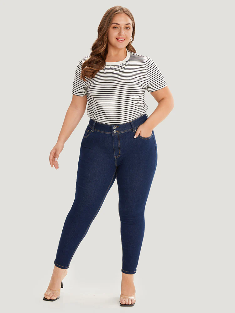 Plain Stitch Patched Pocket Jeans - Image 2
