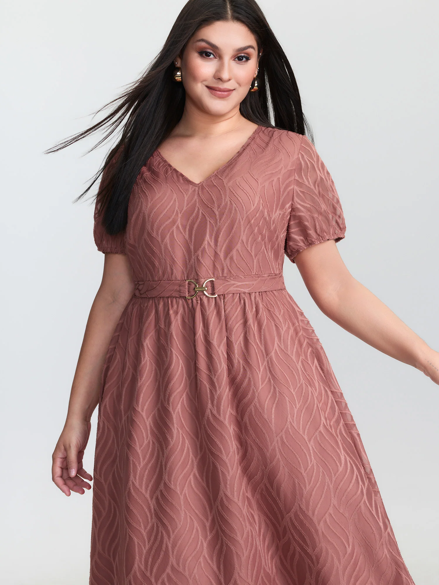 Plain Textured Belted V-Neck Midi Dress - Image 2