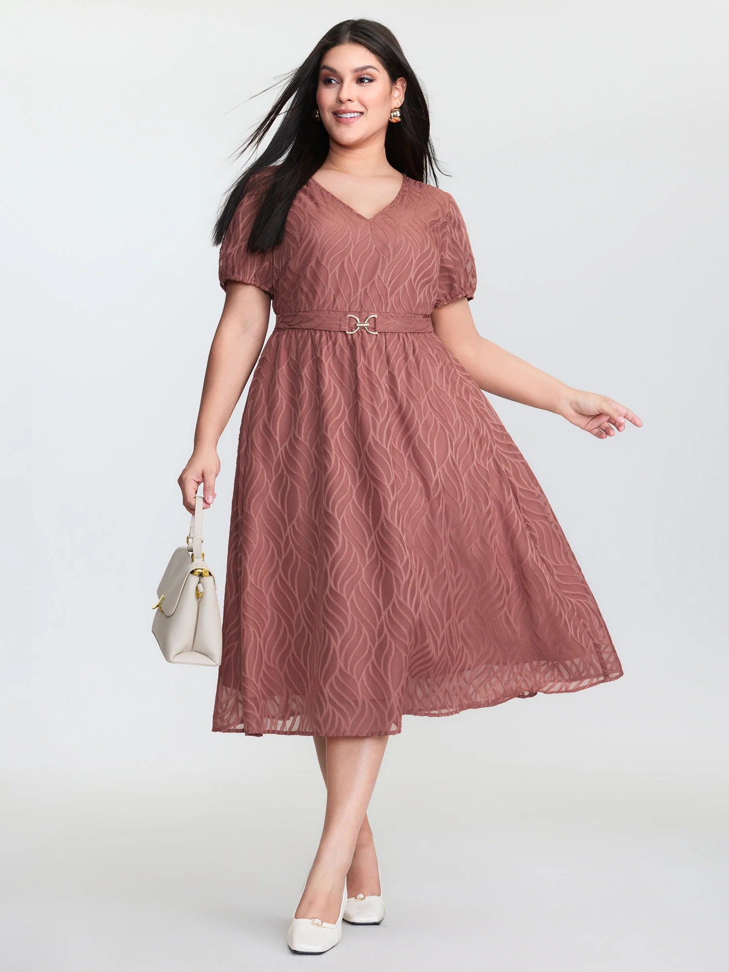 Plain Textured Belted V-Neck Midi Dress - Image 4