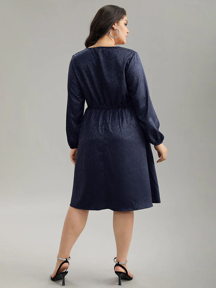 Plain Textured Notched Lantern Sleeve Dress - Image 3
