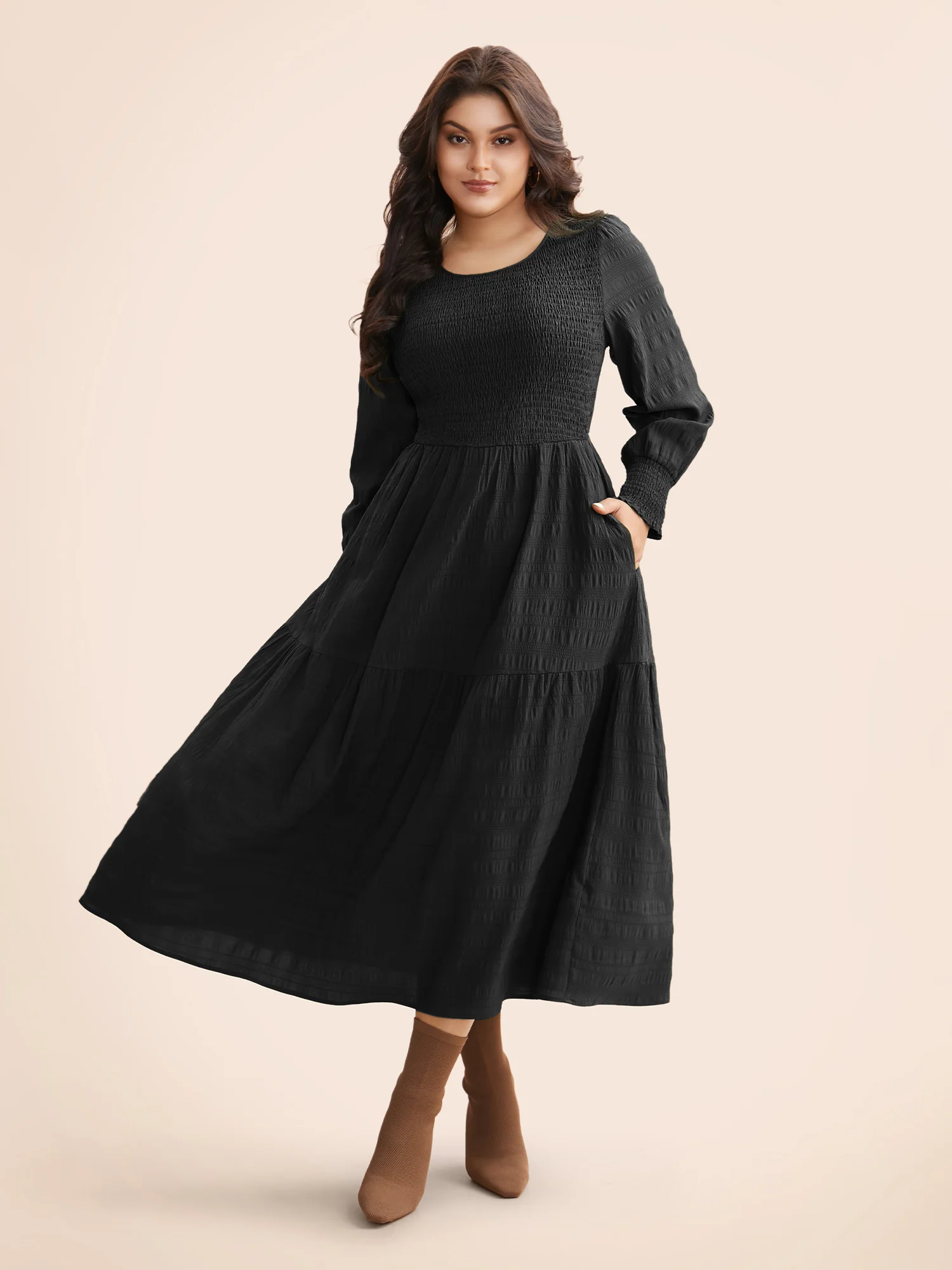 Plain Textured Shirred Midi Dress - Image 10