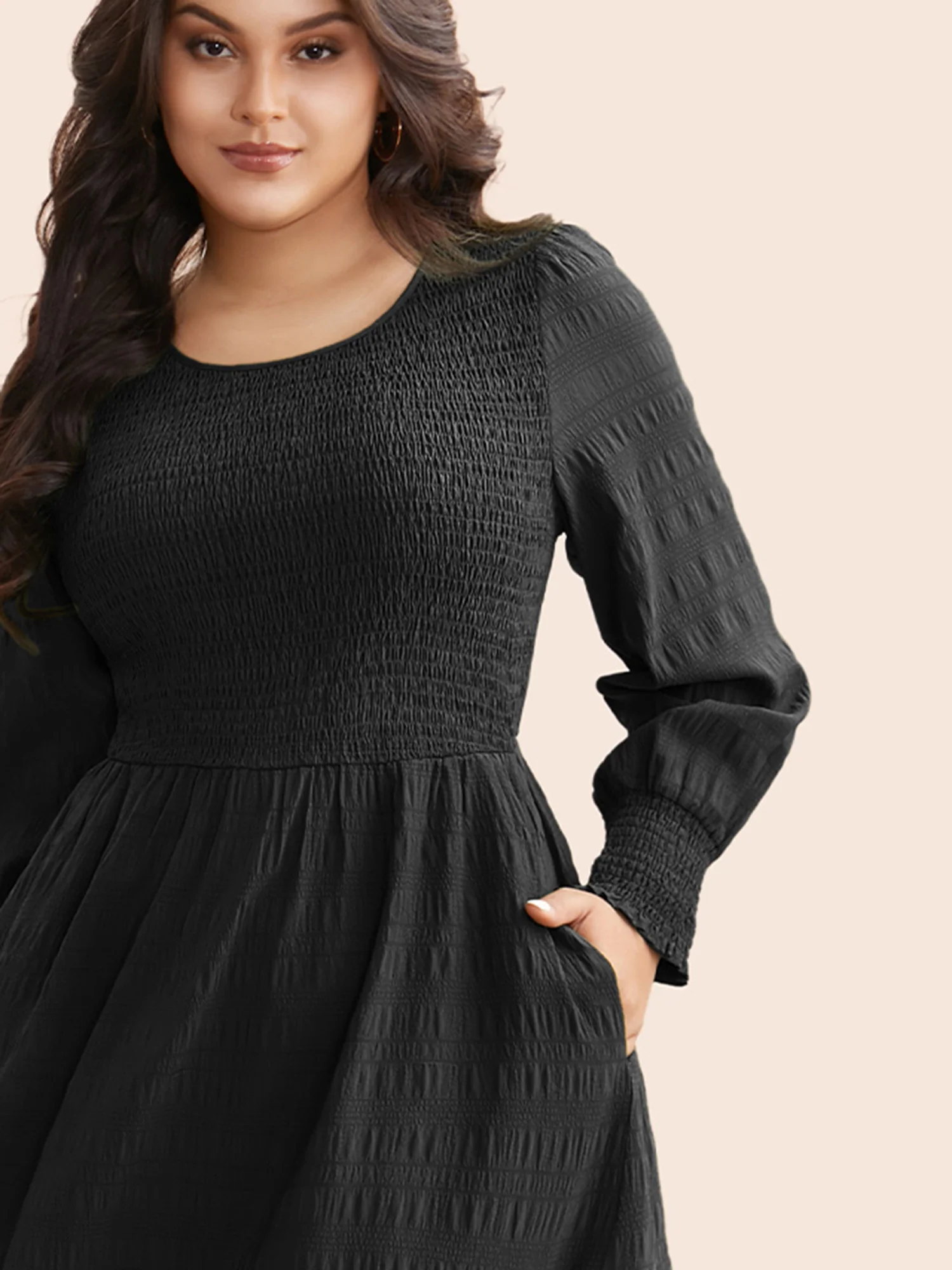 Plain Textured Shirred Midi Dress - Image 12