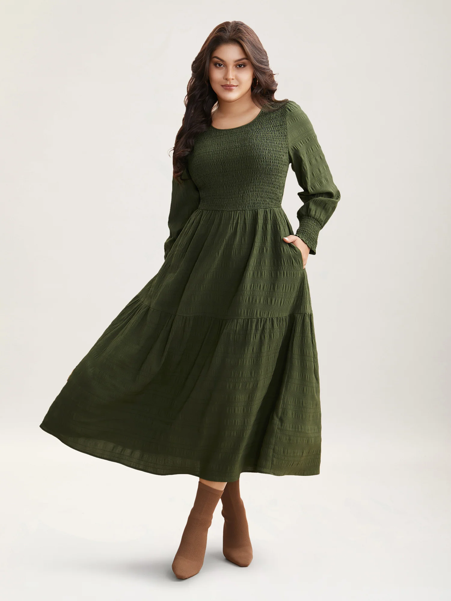 Plain Textured Shirred Midi Dress - Image 3
