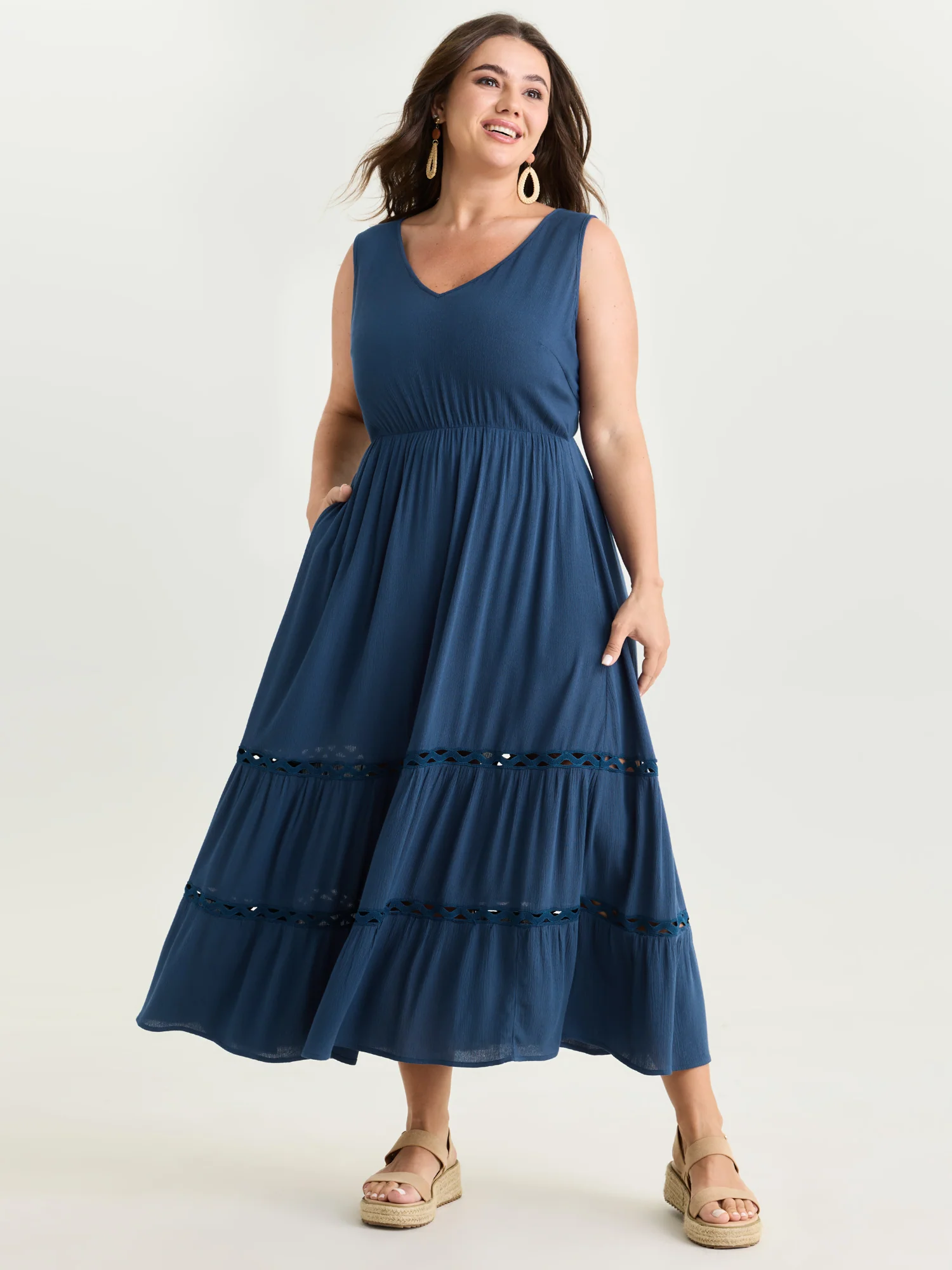 Plain Tiered Lace Trim Maxi Dress - Image 3