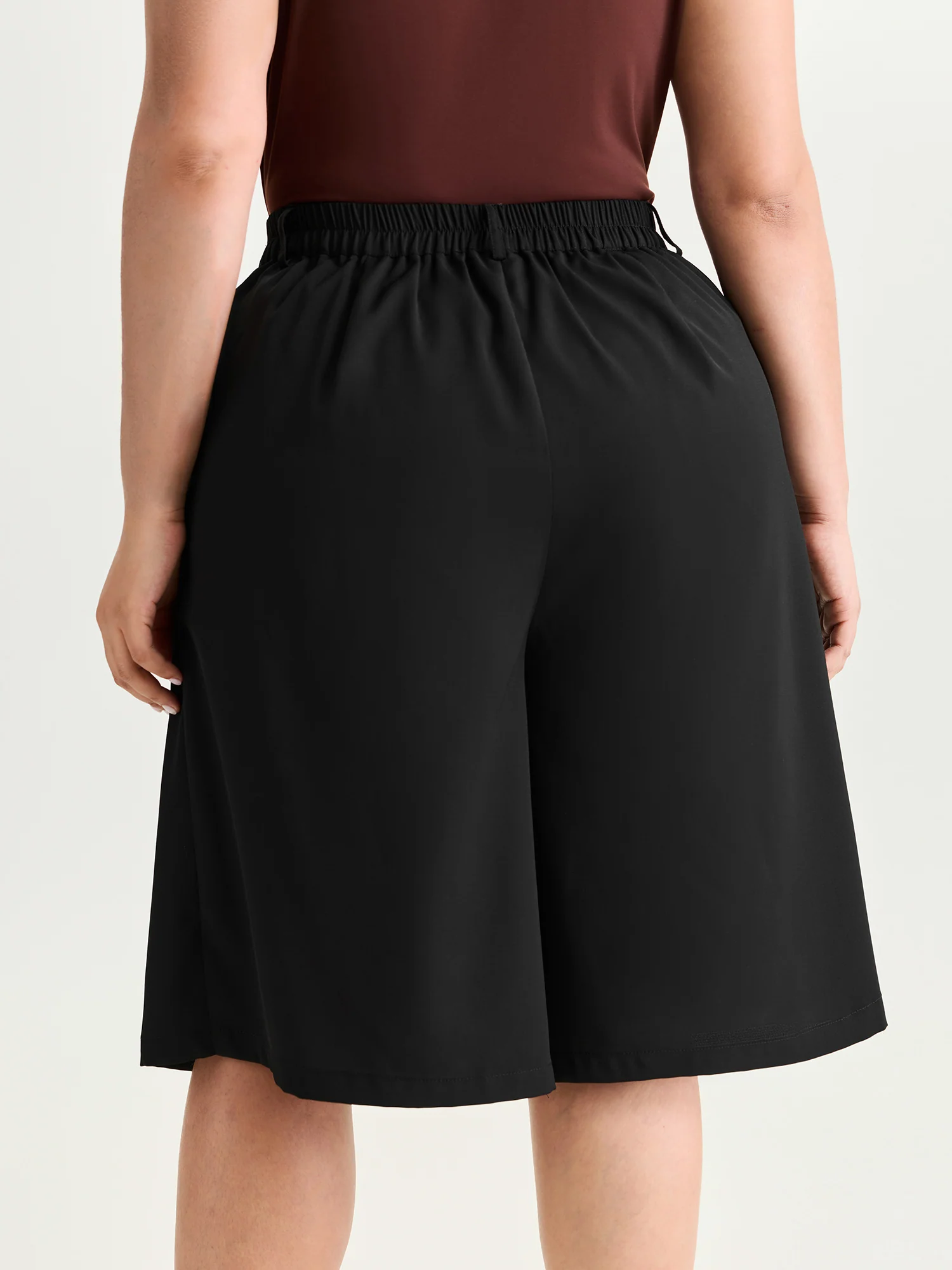 Bermuda Pleated Solid Pocket Shorts - Image 6