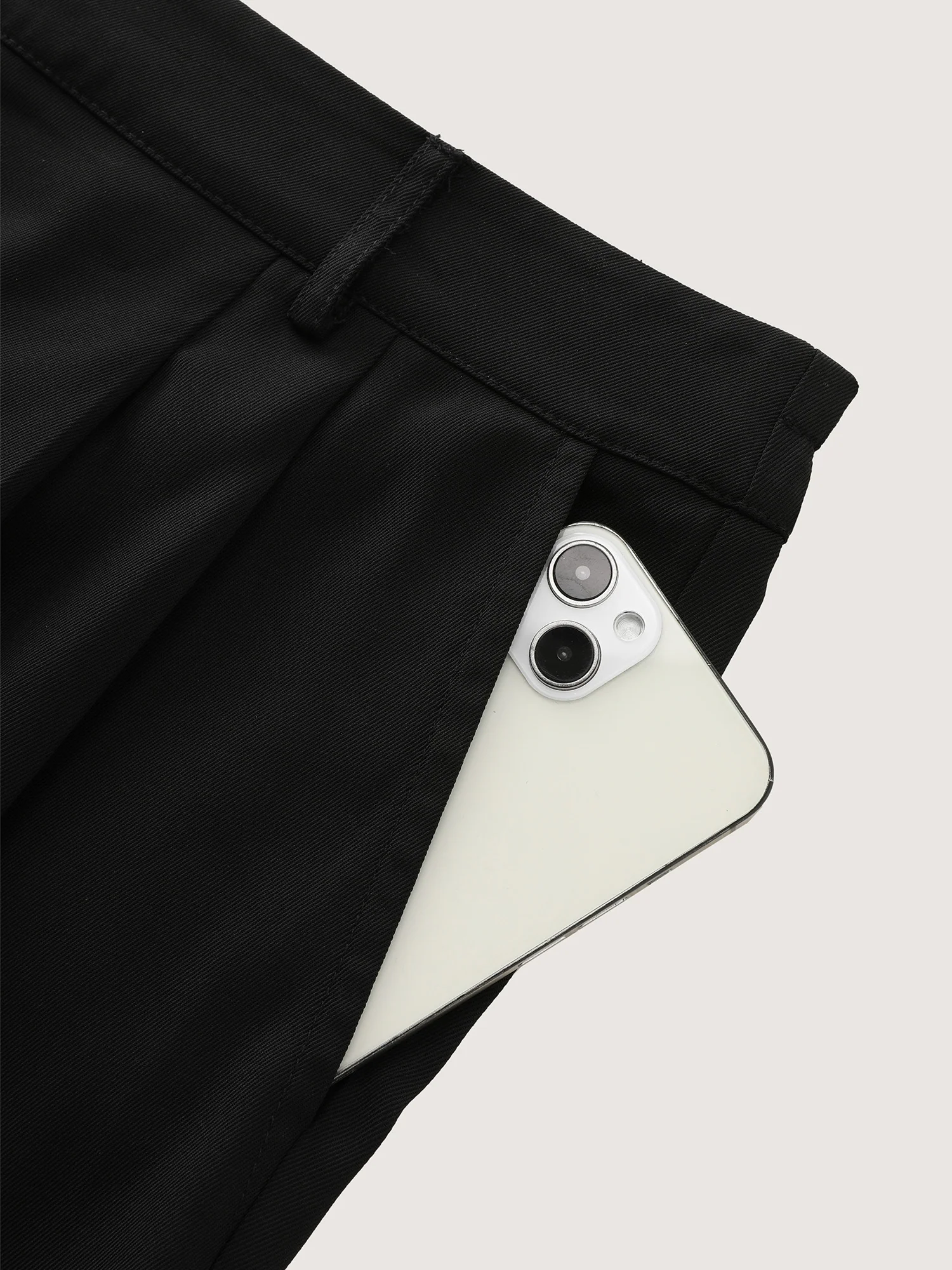 Bermuda Pleated Solid Pocket Shorts - Image 7