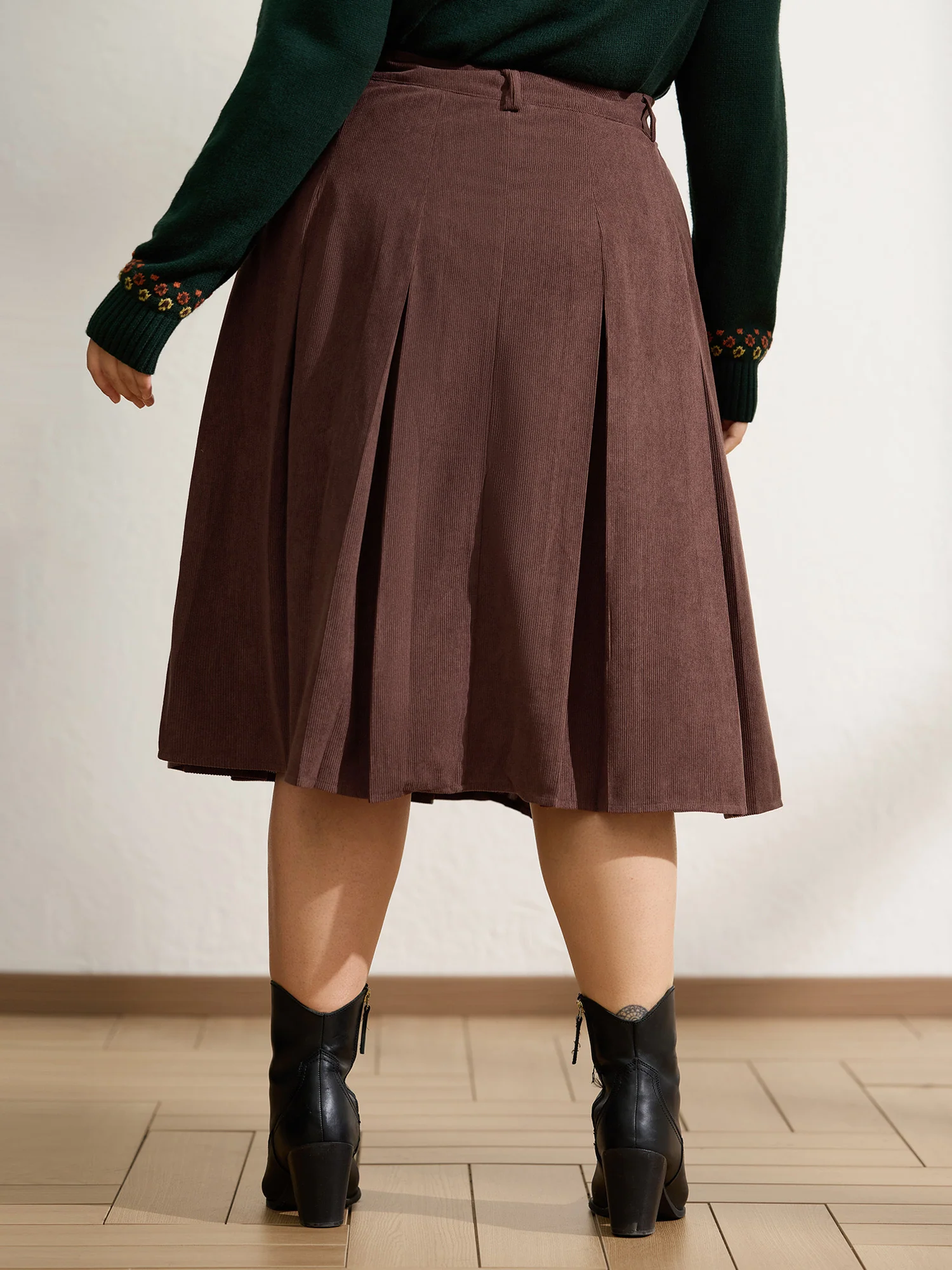 Pleated Waist-Defining Midi Skirt - Image 4