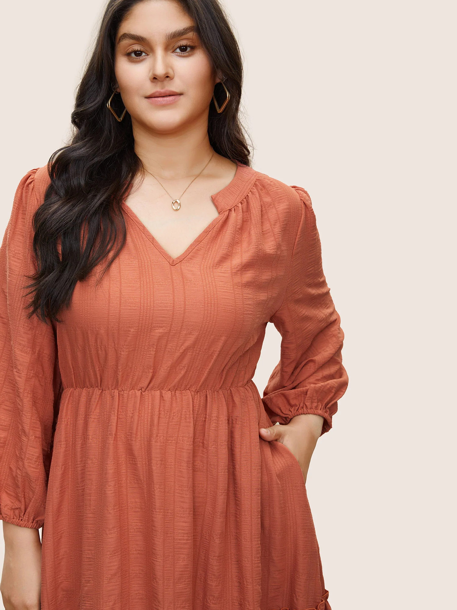 Plisse Notched Ruffle Trim Layered Hem Dress - Image 4