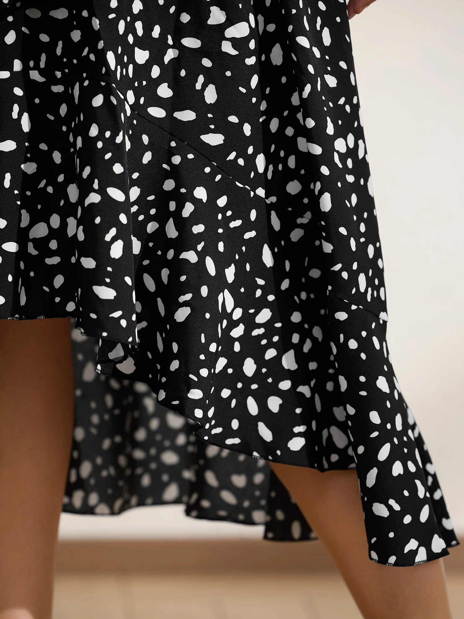 Polka Dots High Low Hem Midi Skirt - Image 5