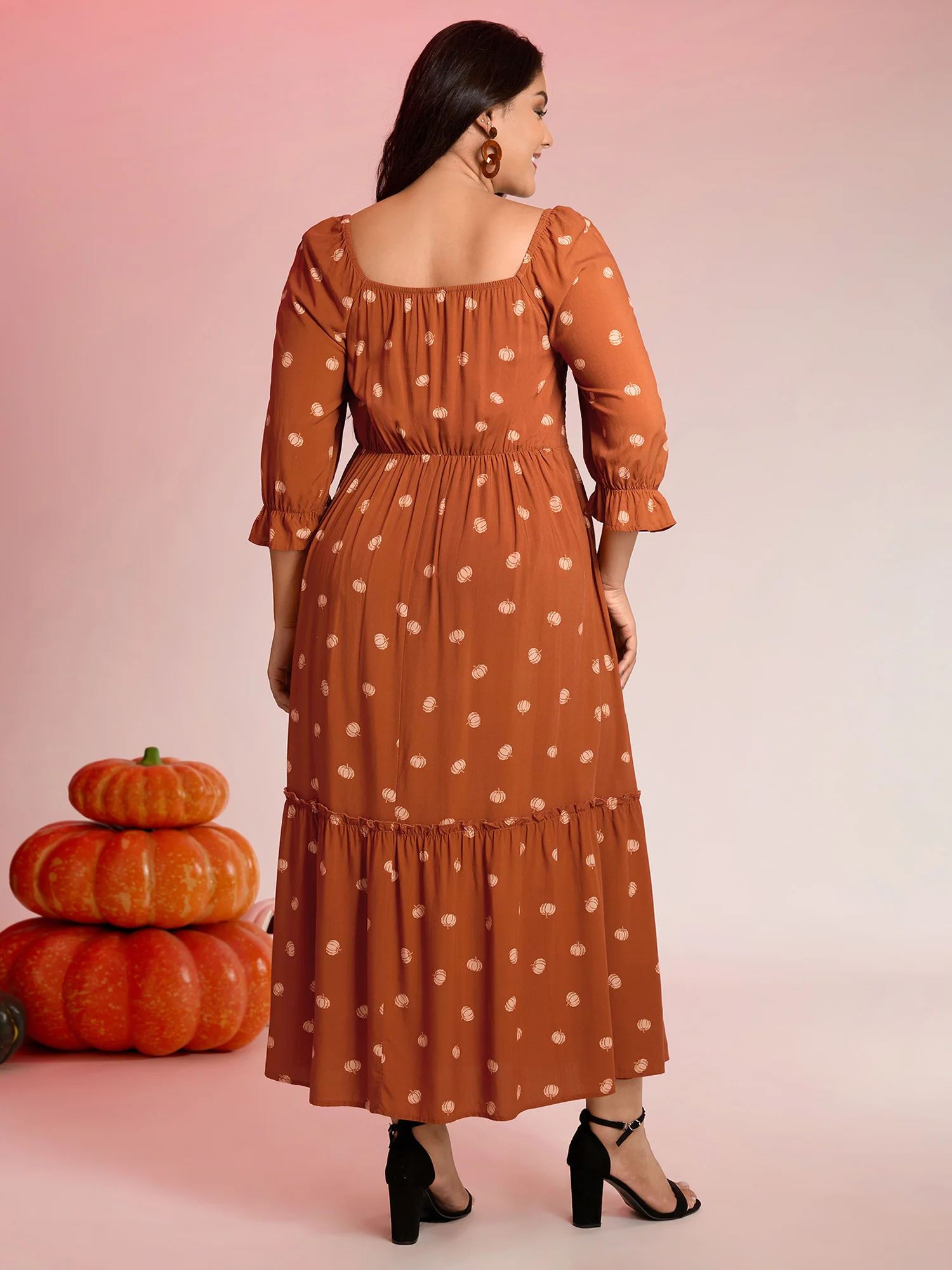 Polka Dots Shirred Bodice Pockets Maxi Dress - Image 4