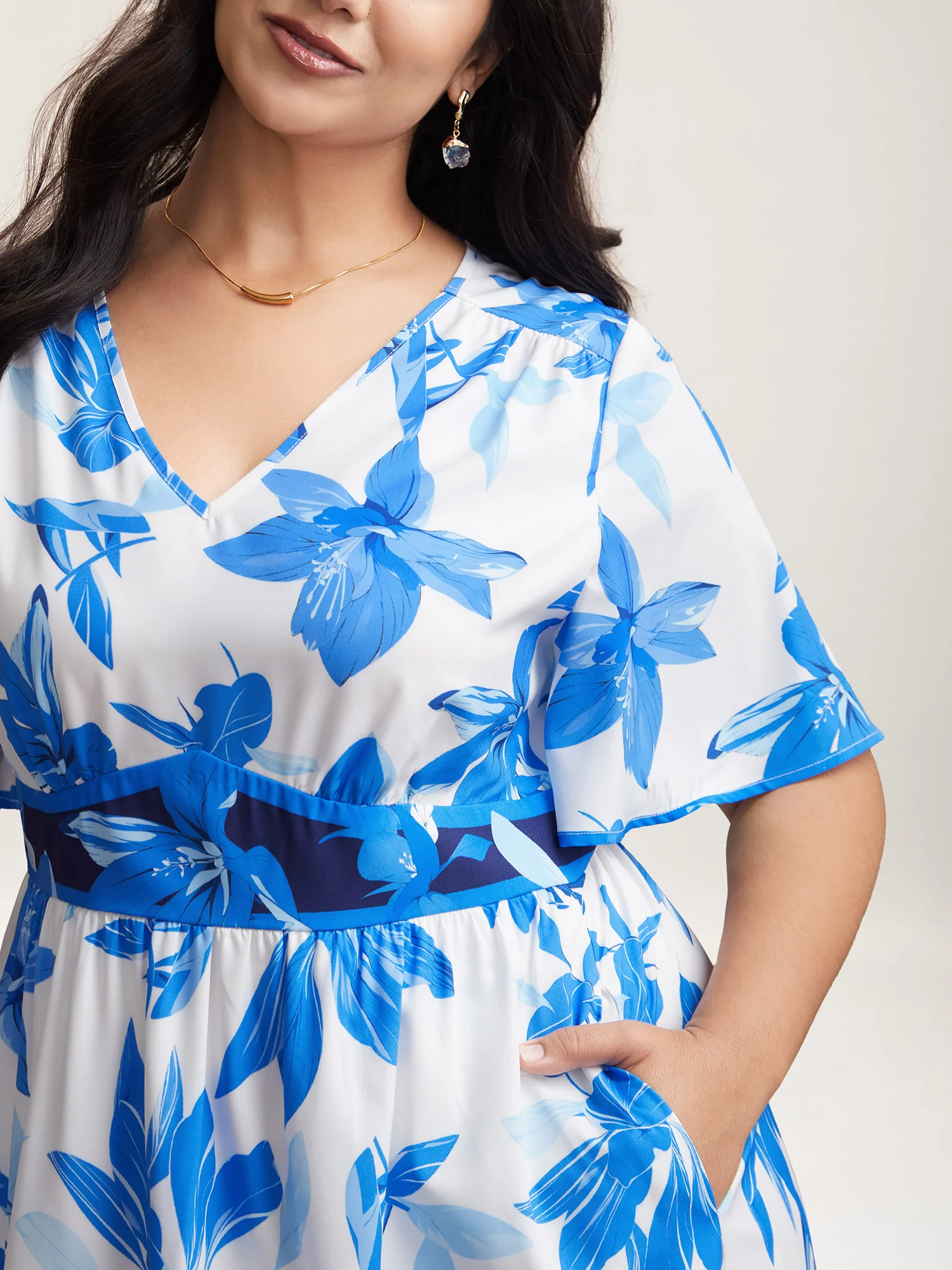 Positioned Floral Waist-Cinched Midi Dress - Image 3