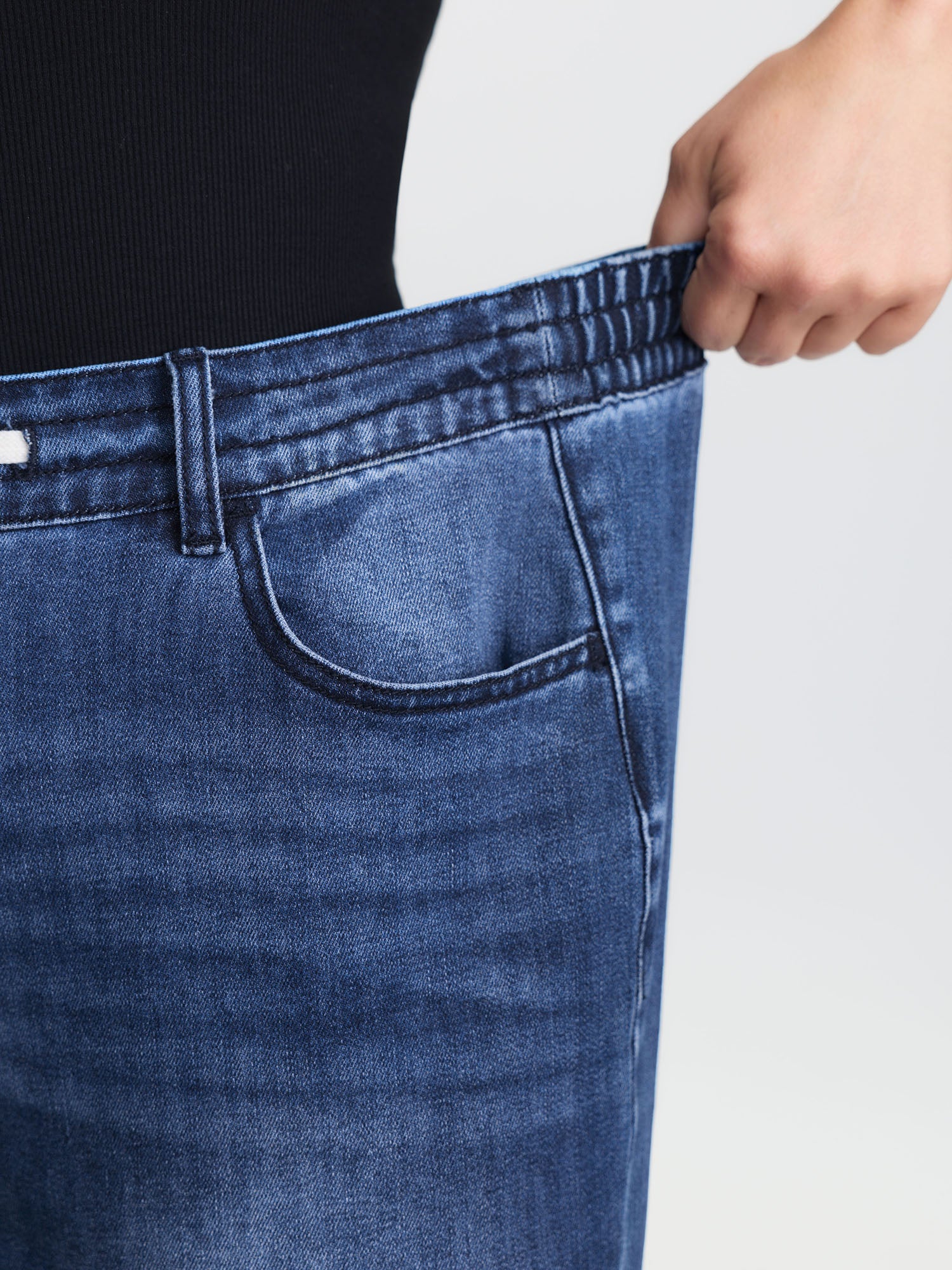 Pull-On High-Rise Jogger Cuff Jeans - Image 4