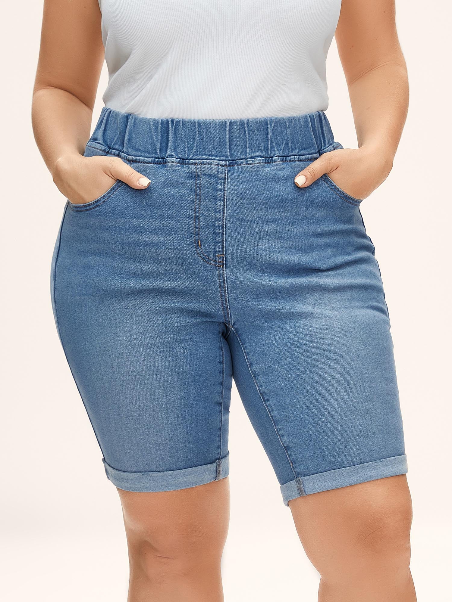 Pull-On Stretchy Skinny-Fit Denim Shorts - Image 3