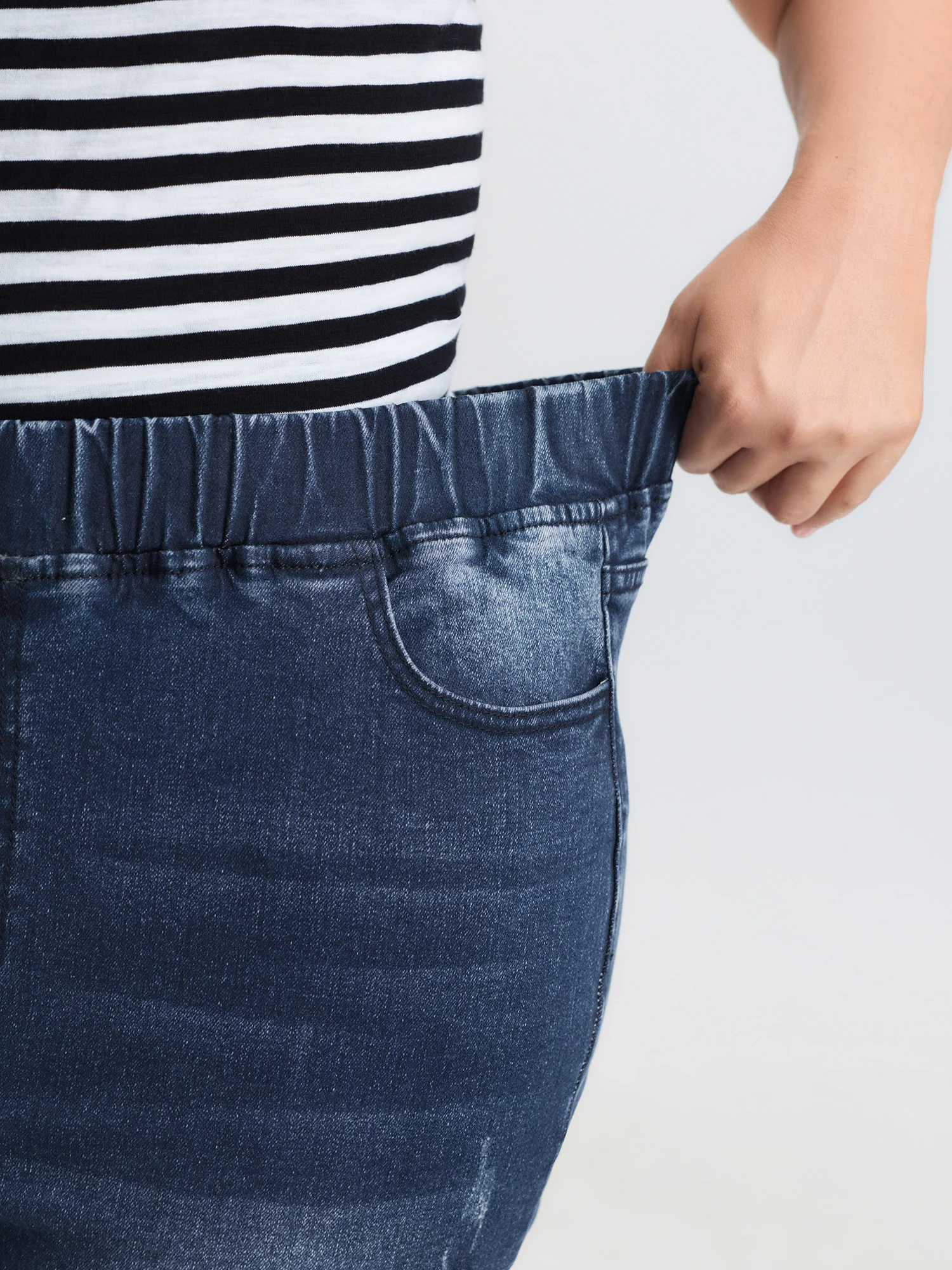 Pull-On Stretchy Waist Ripped Detail Jeans - Image 4