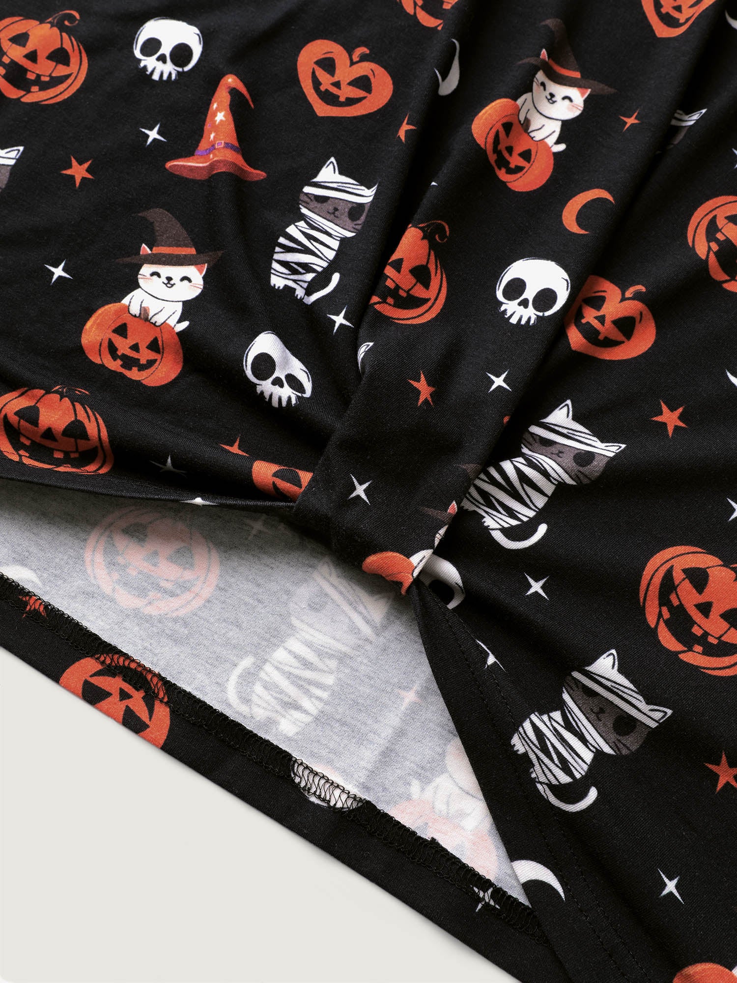 Pumpkin Everywhere Print Overlap Hem T-Shirt - Image 5
