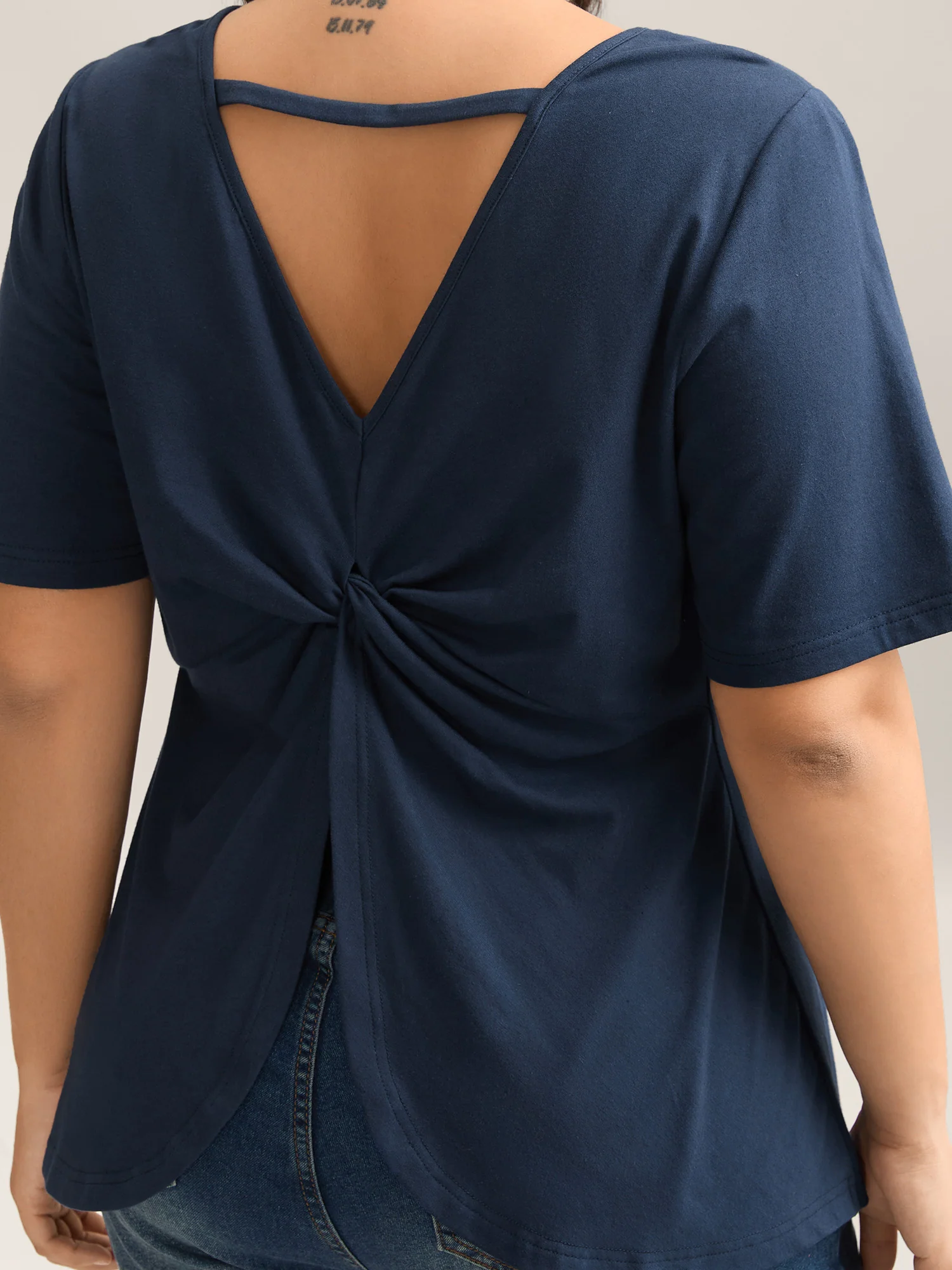 Pure Cotton Knotted Backless T-Shirt - Image 3