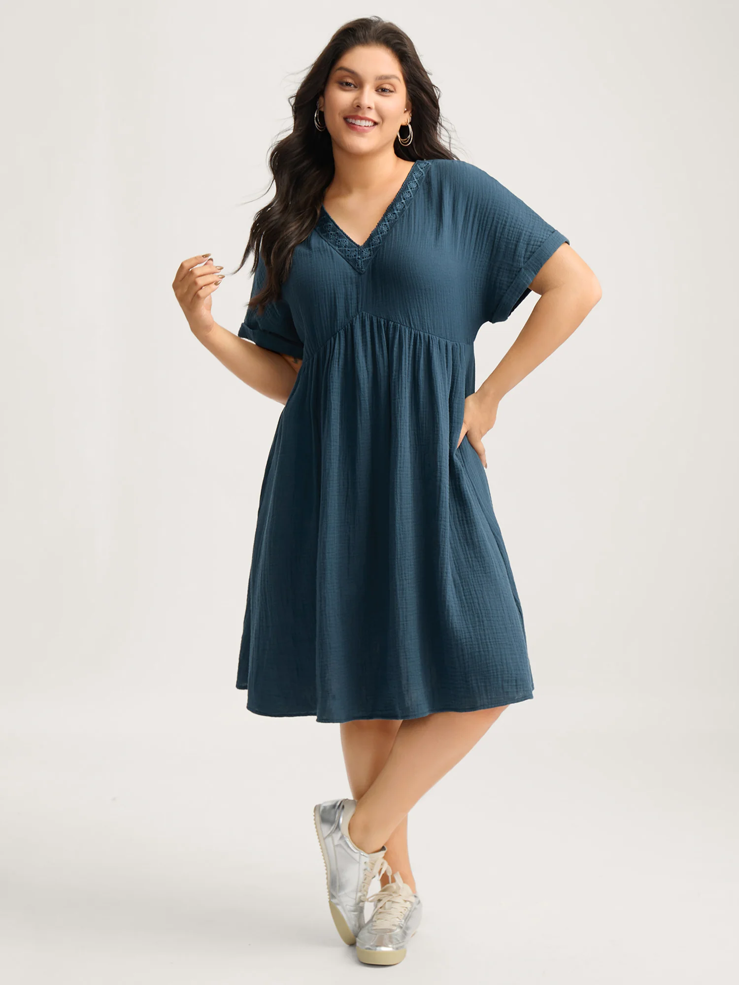 Pure Cotton Lace V-Neck Solid Mini Dress - Image 3