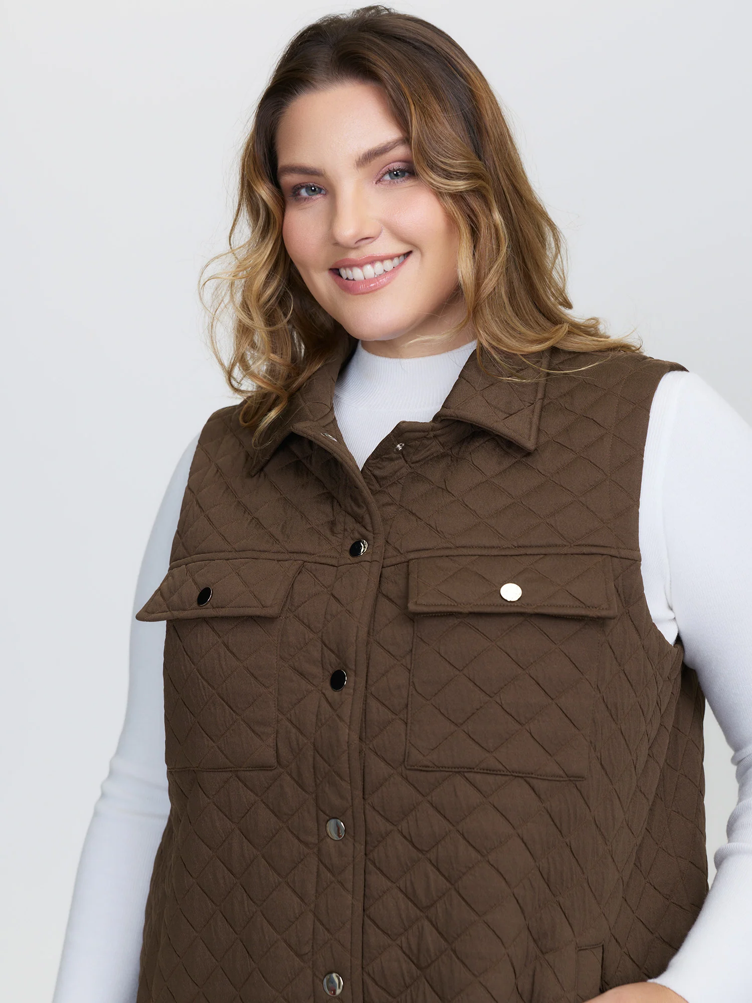 Quilted Chest Pockets Button Vest - Image 3
