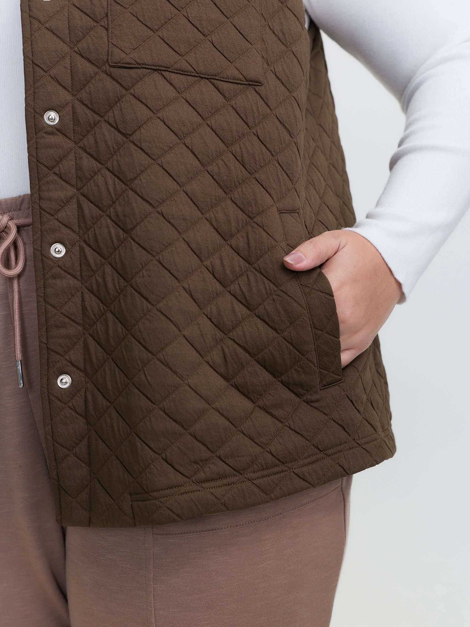 Quilted Chest Pockets Button Vest - Image 4