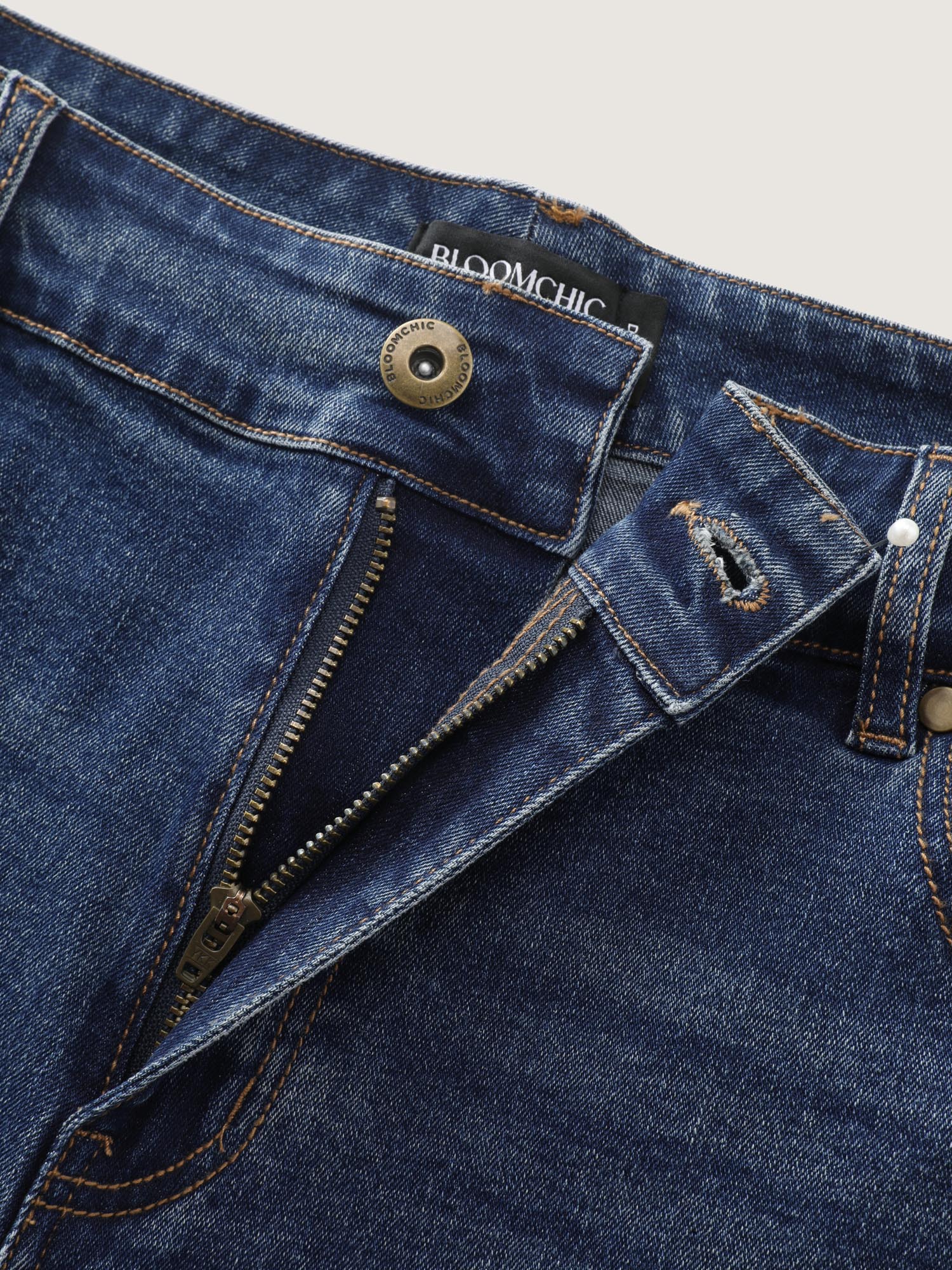 Raw Hem Stretchy Straight-Leg Denim Shorts - Image 7