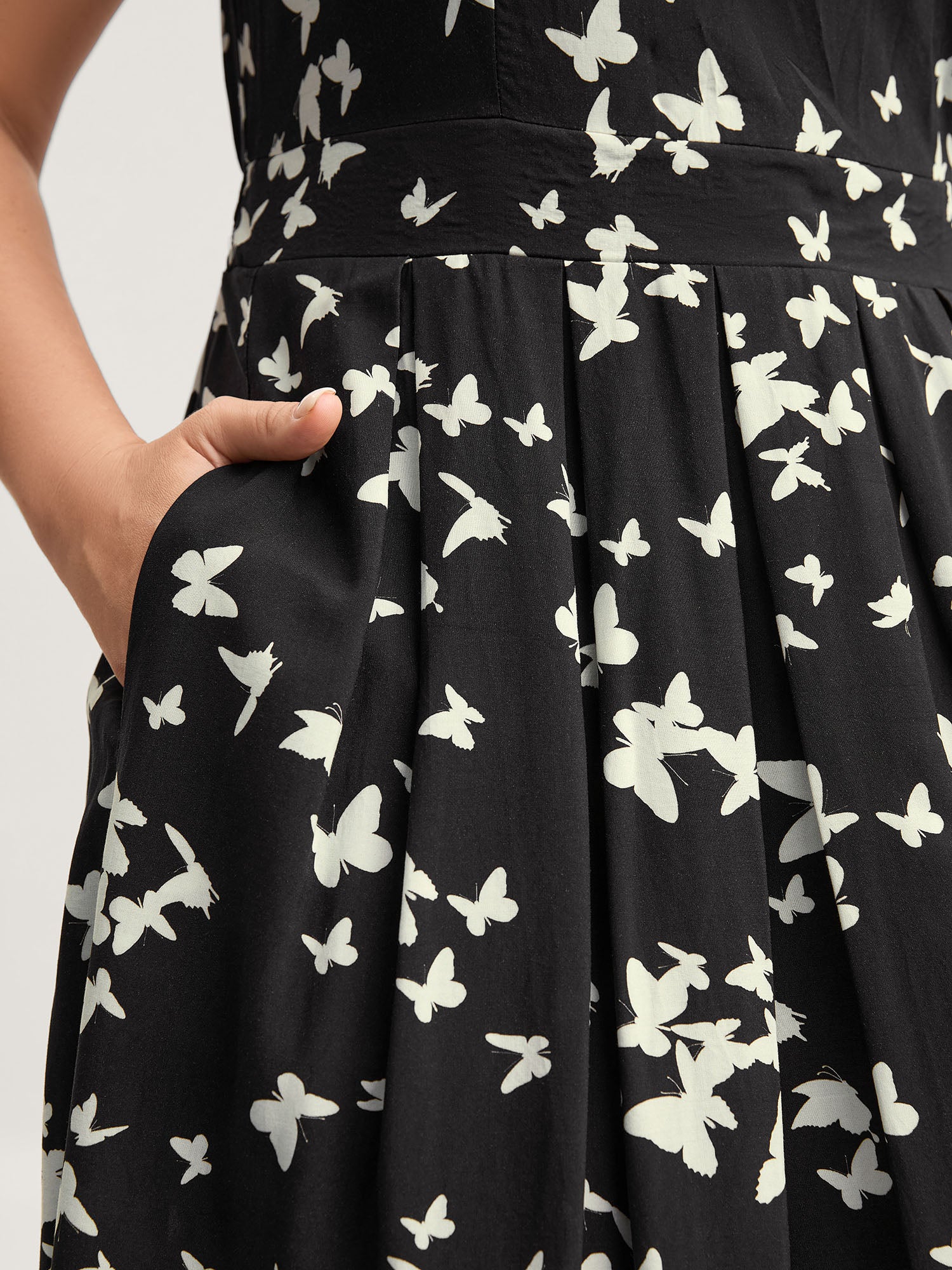 Rayon Monochrome Butterfly Stretchy Midi Dress - Image 2