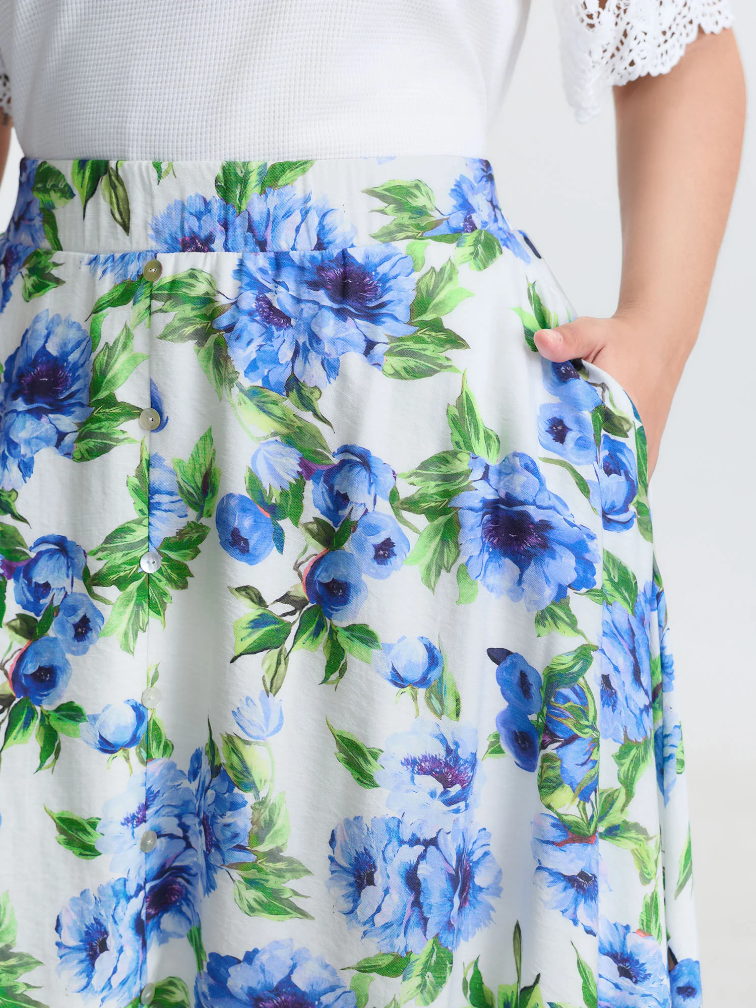 Refreshing Floral Print Slit Maxi Skirt - Image 3