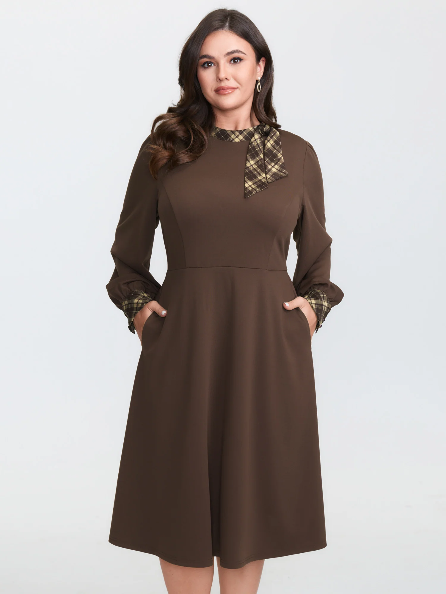 Retro Checkered Mock Neck Midi Dress - Image 2