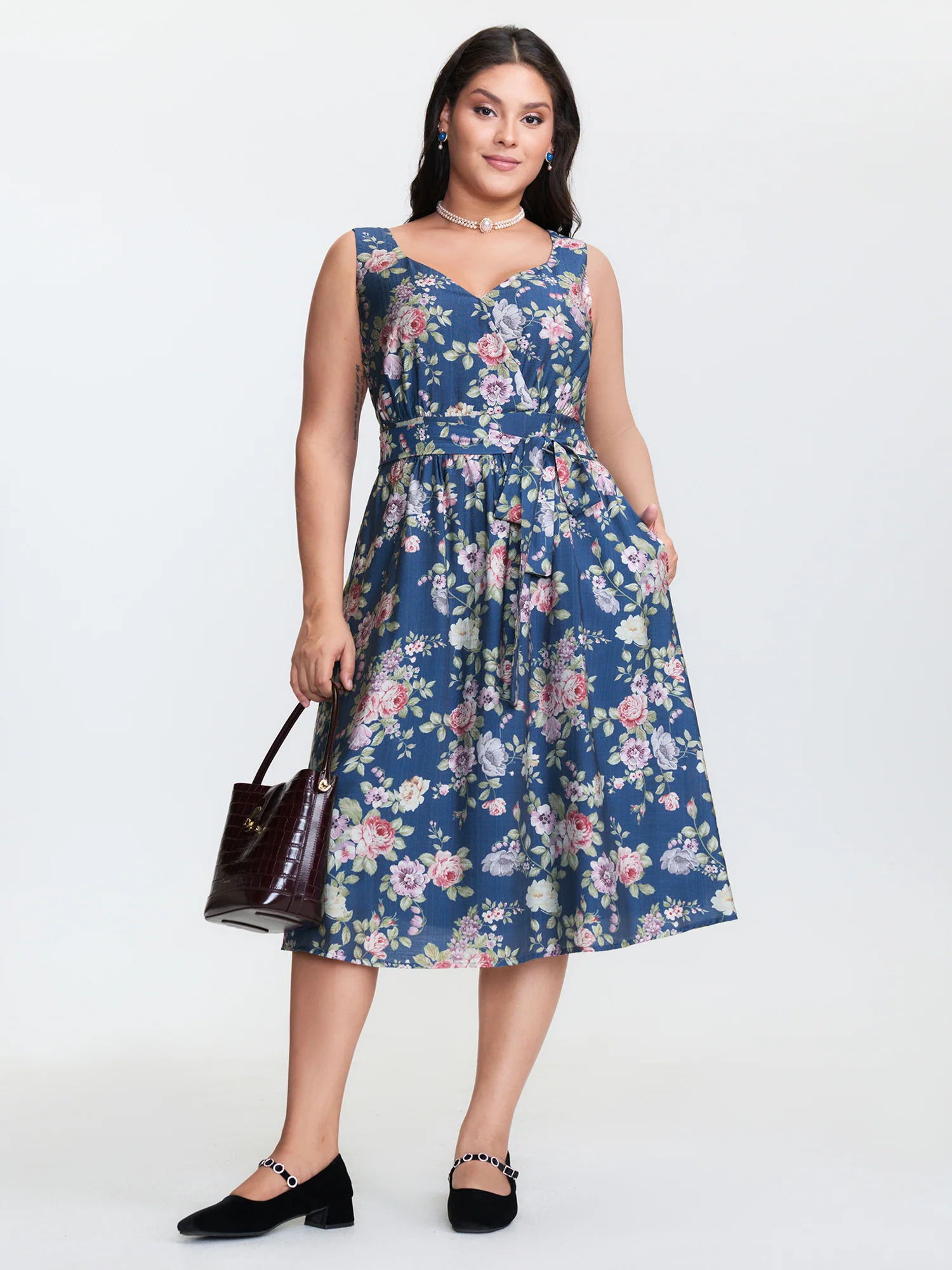 Retro Floral Print Back-Tie Midi Dress - Image 3