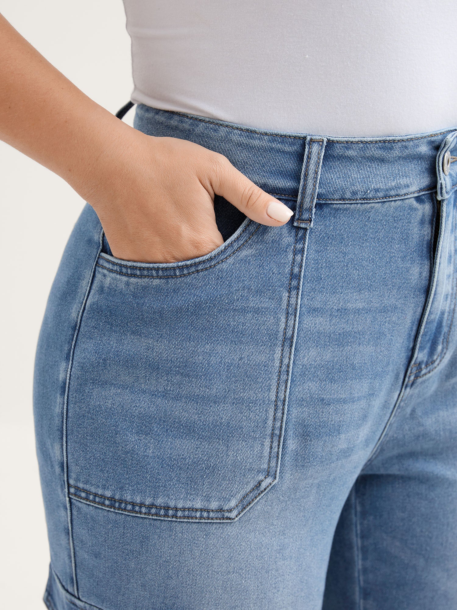 Retro Wash Flared Hem Jeans - Image 4