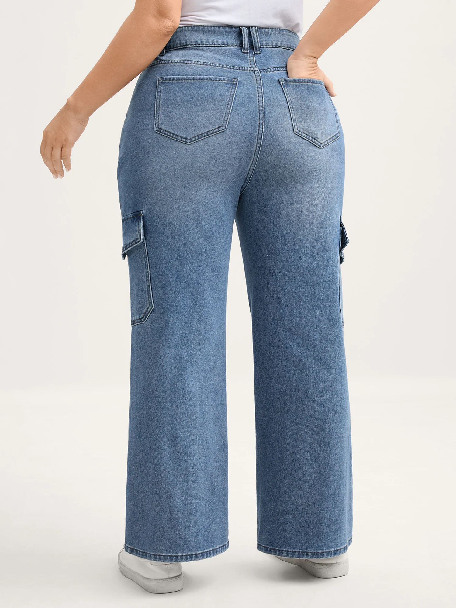 Retro Wash Flared Hem Jeans - Image 5