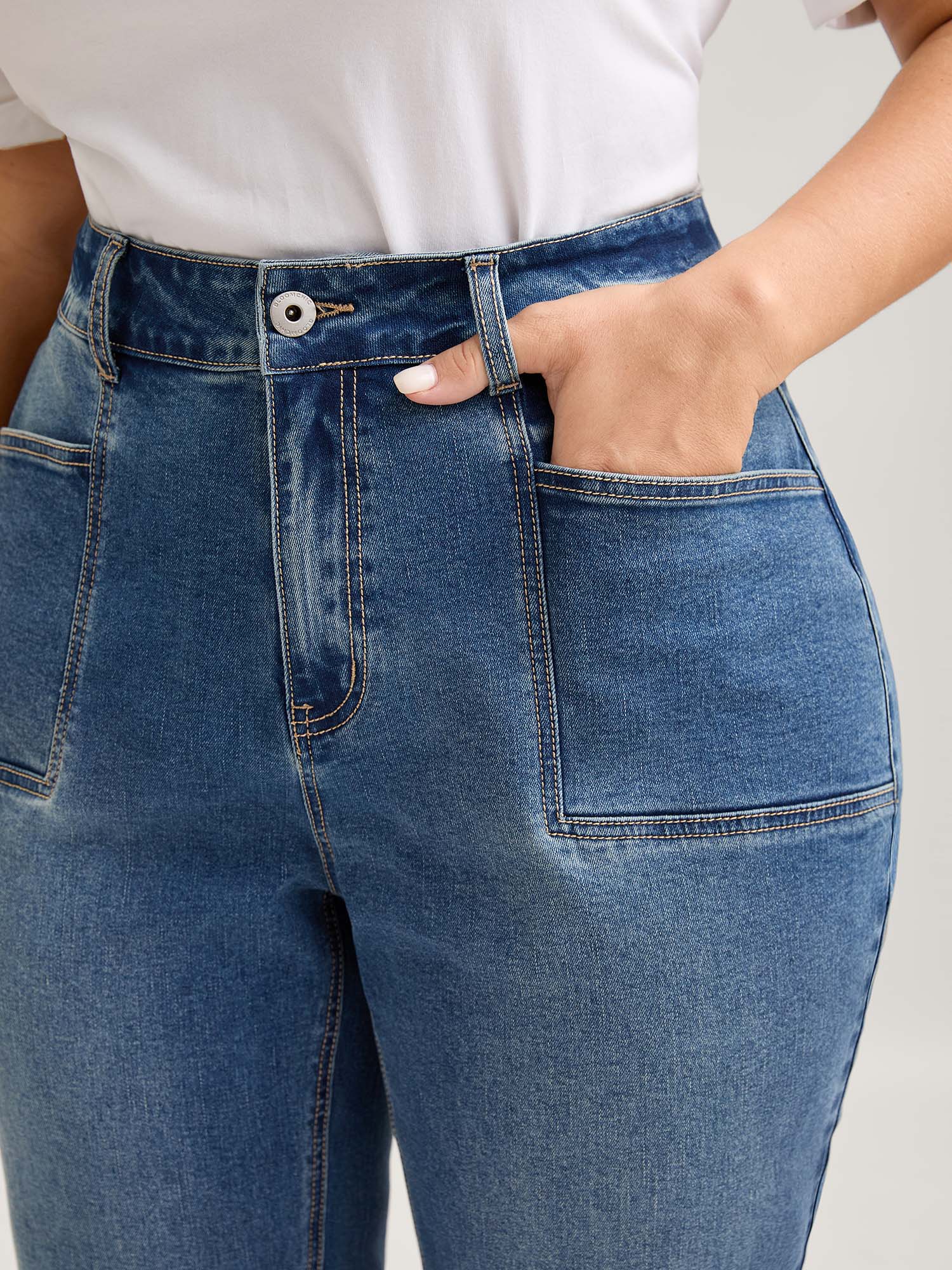 Retro Wash Flared Hem Pockets Jeans - Image 5