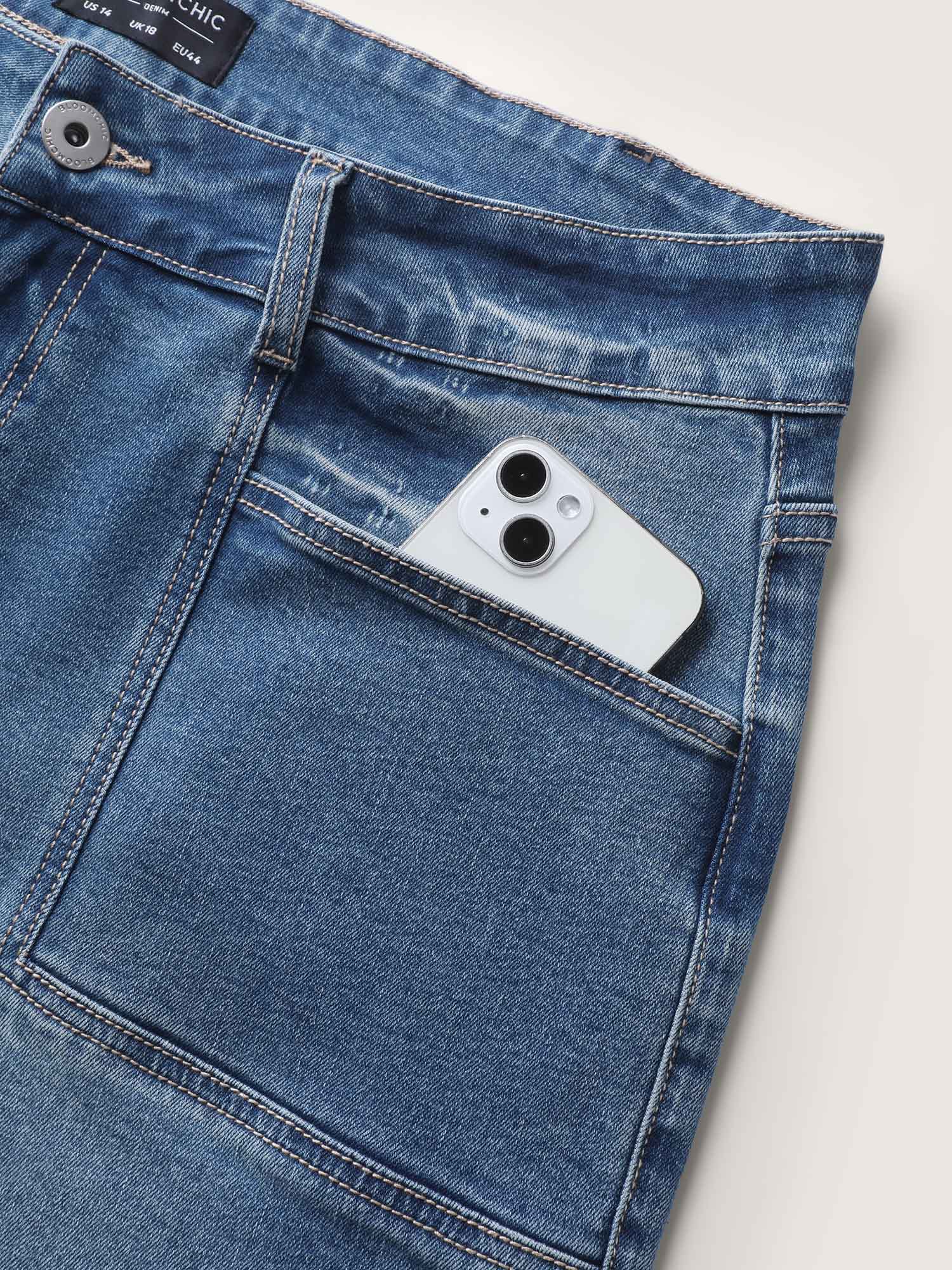 Retro Wash Flared Hem Pockets Jeans - Image 7