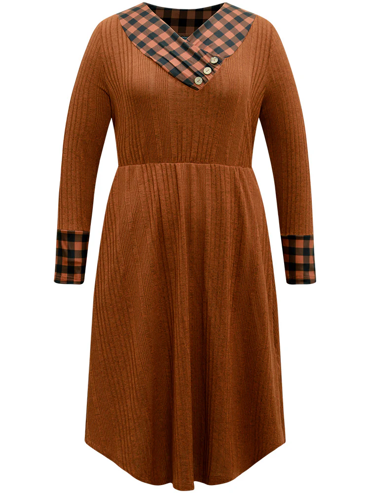 Rib Knit Patchwork Plaid Pocket Button Detail Dress - Image 5