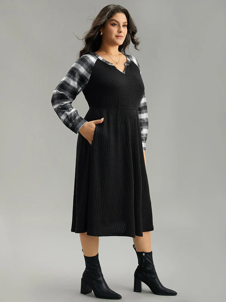 Rib Knit Plaid Patchwork Pocket Notched Dress - Image 4