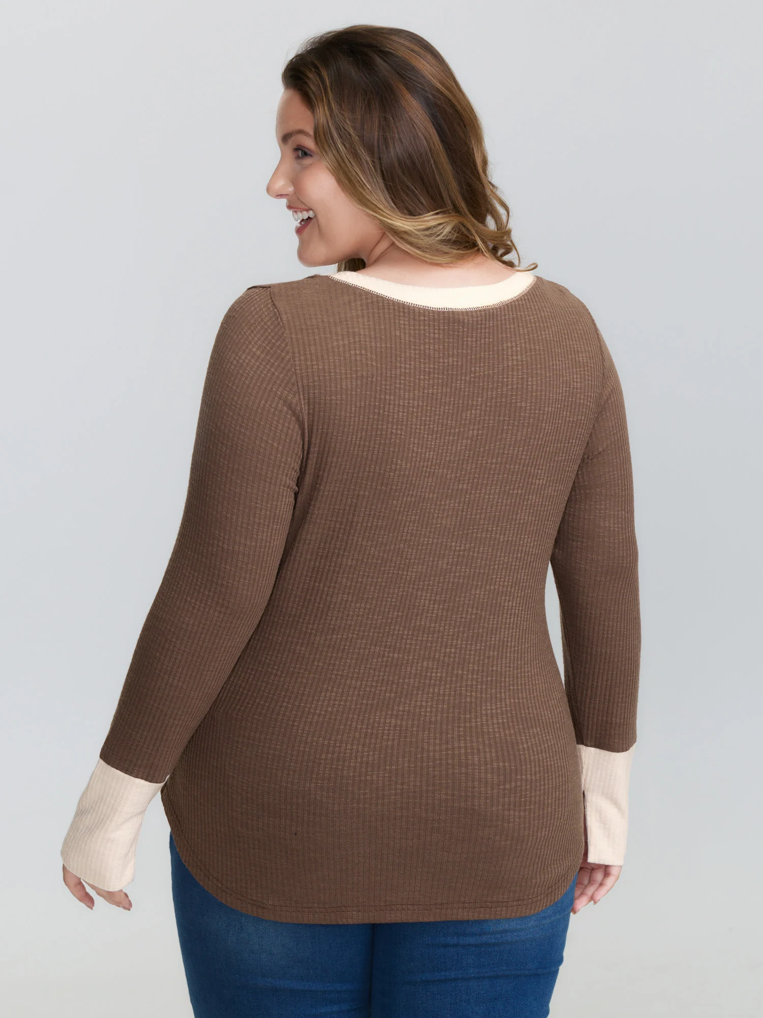 Ribbed Button Color Contrast T-Shirt - Image 4