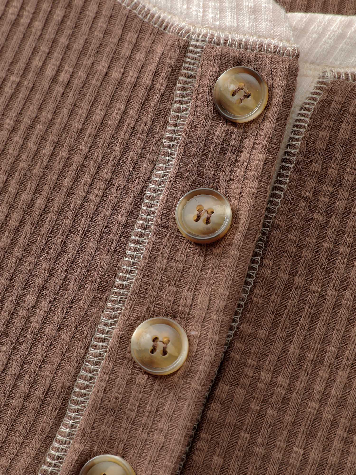 Ribbed Button Color Contrast T-Shirt - Image 6