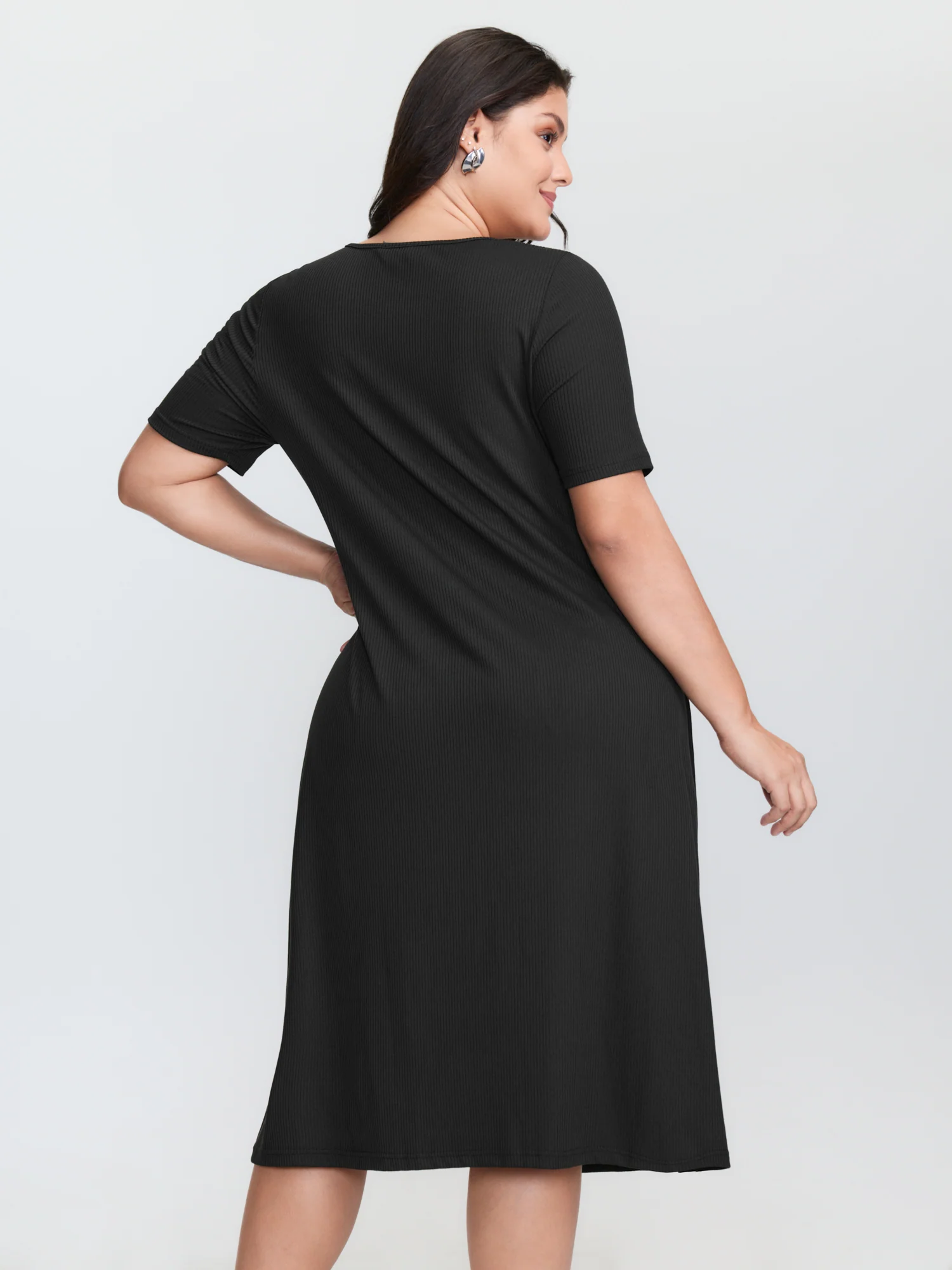 Ribbed Cut-Out Neckline Midi Dress - Image 4