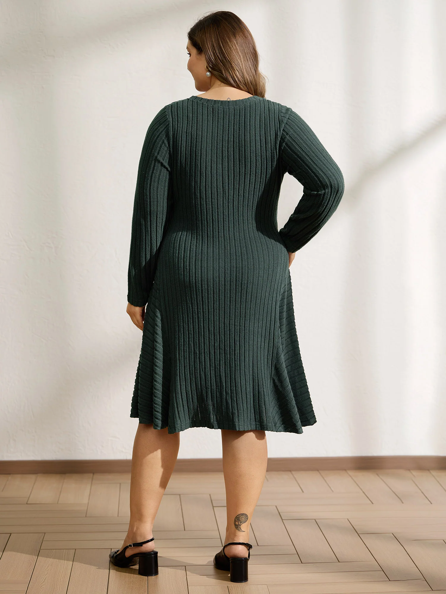 Ribbed Fleece V-Neck Knit Midi Dress - Image 4