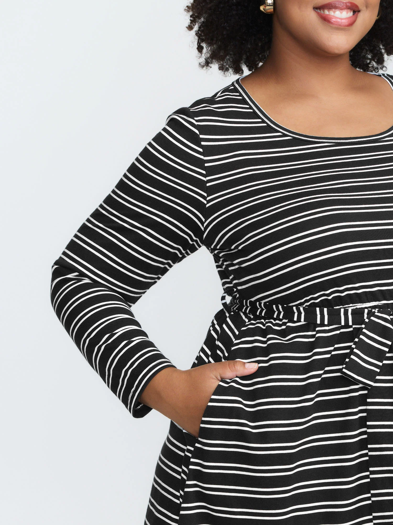 Ribbed Striped Pockets Belted Midi Dress - Image 4
