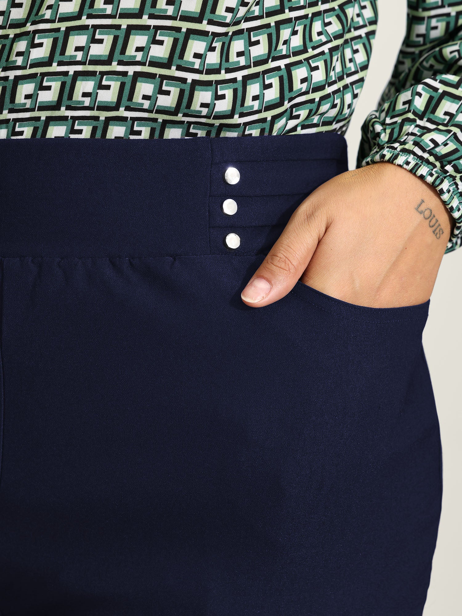 Rivets Wide Waistband Stretchy Pants - Image 10