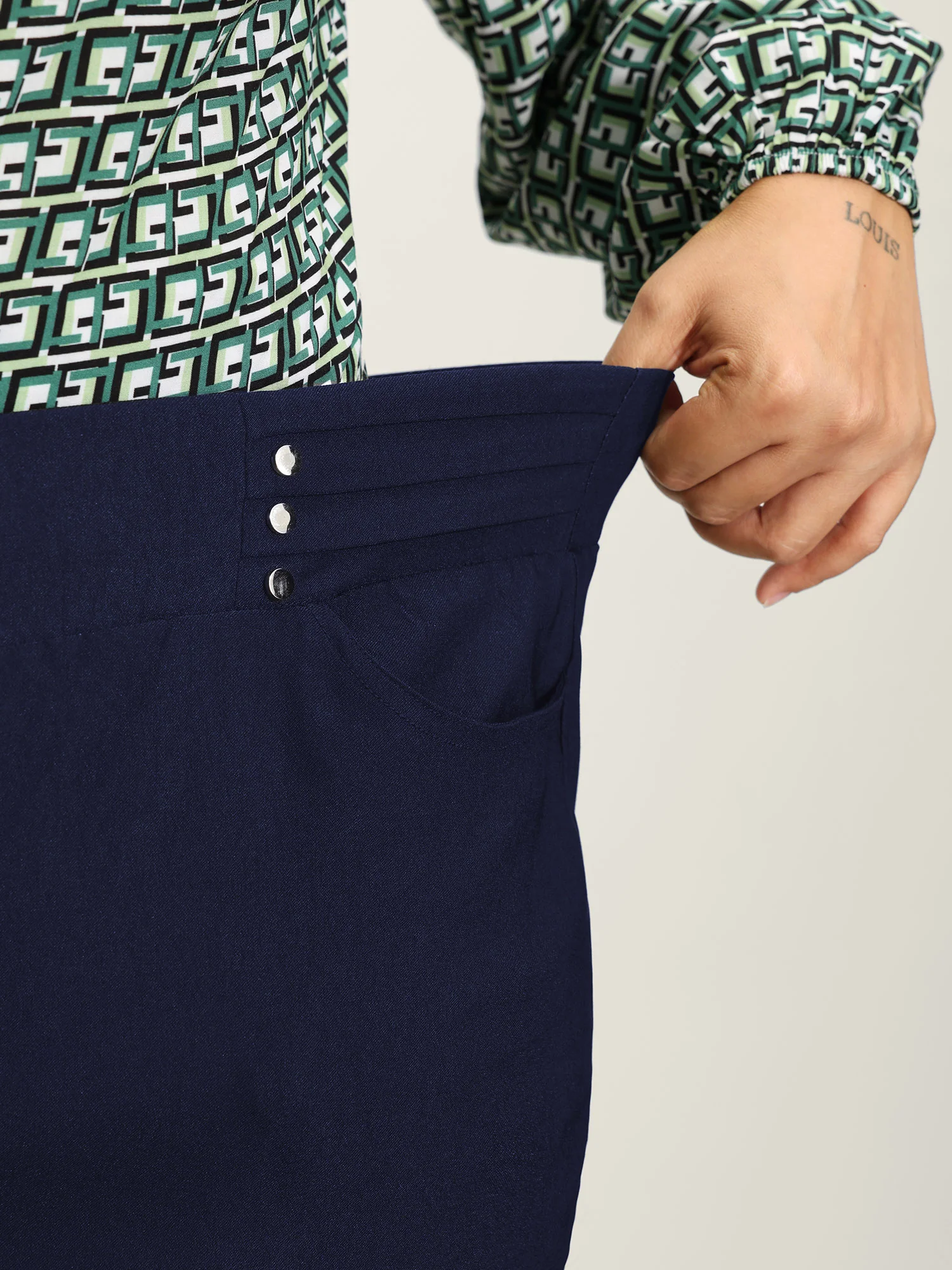 Rivets Wide Waistband Stretchy Pants - Image 11